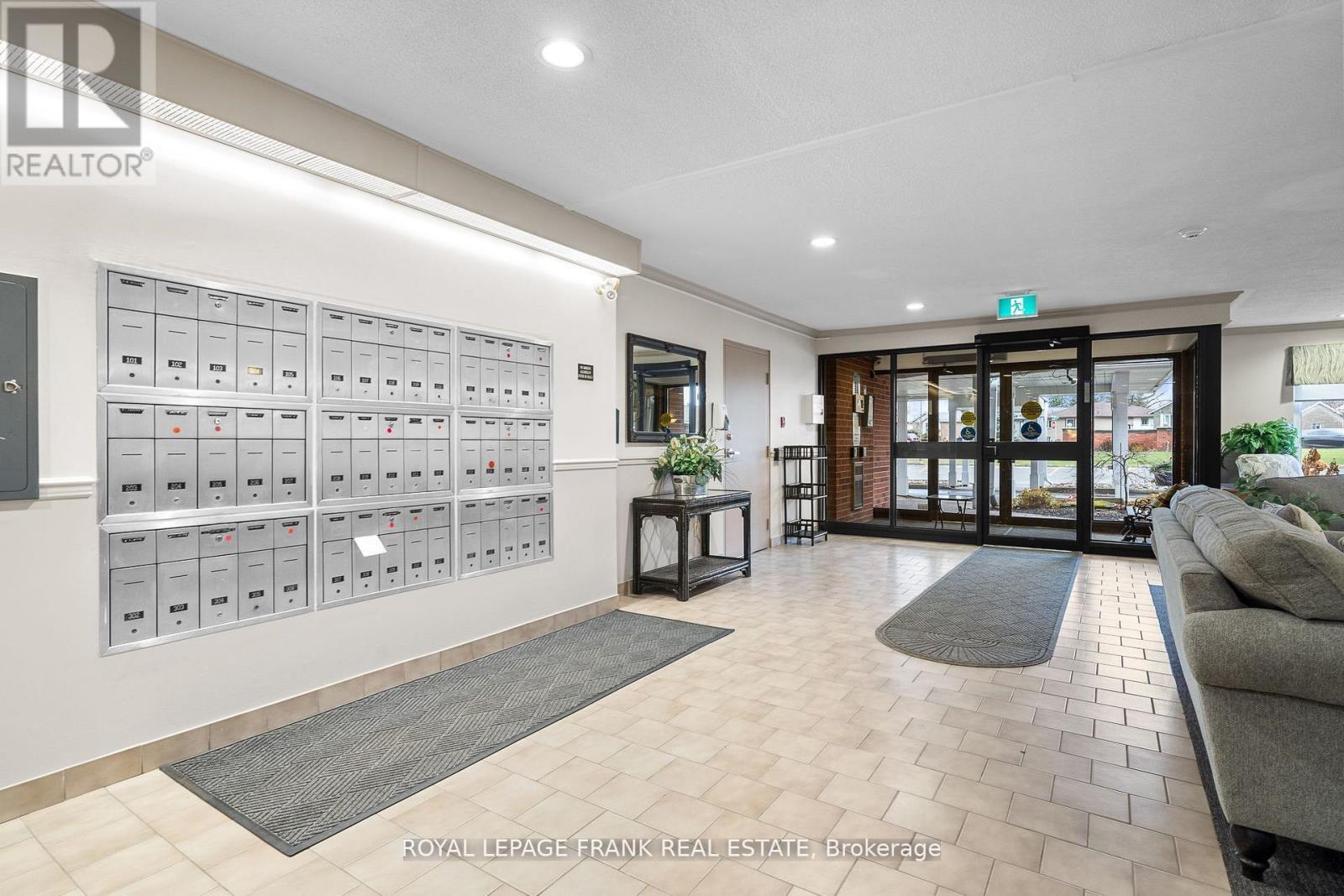 












112 - 2 HERITAGE WAY

,
Kawartha Lakes (Lindsay),




Ontario
K9V5P5

