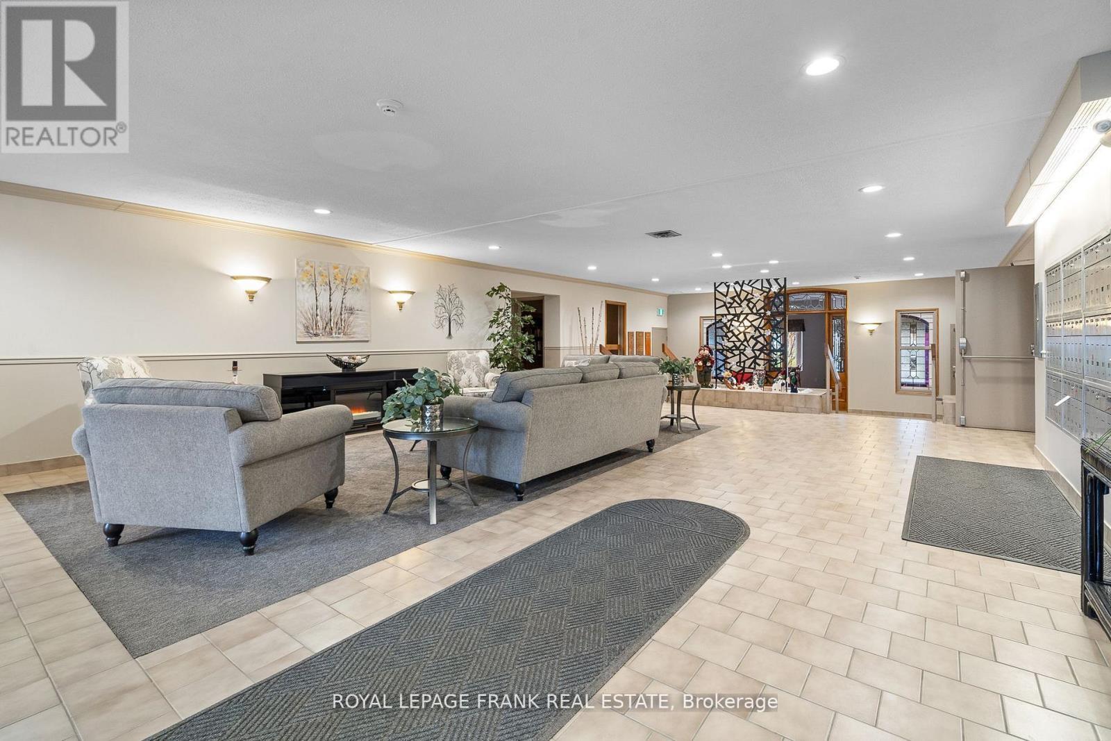 












112 - 2 HERITAGE WAY

,
Kawartha Lakes (Lindsay),




Ontario
K9V5P5

