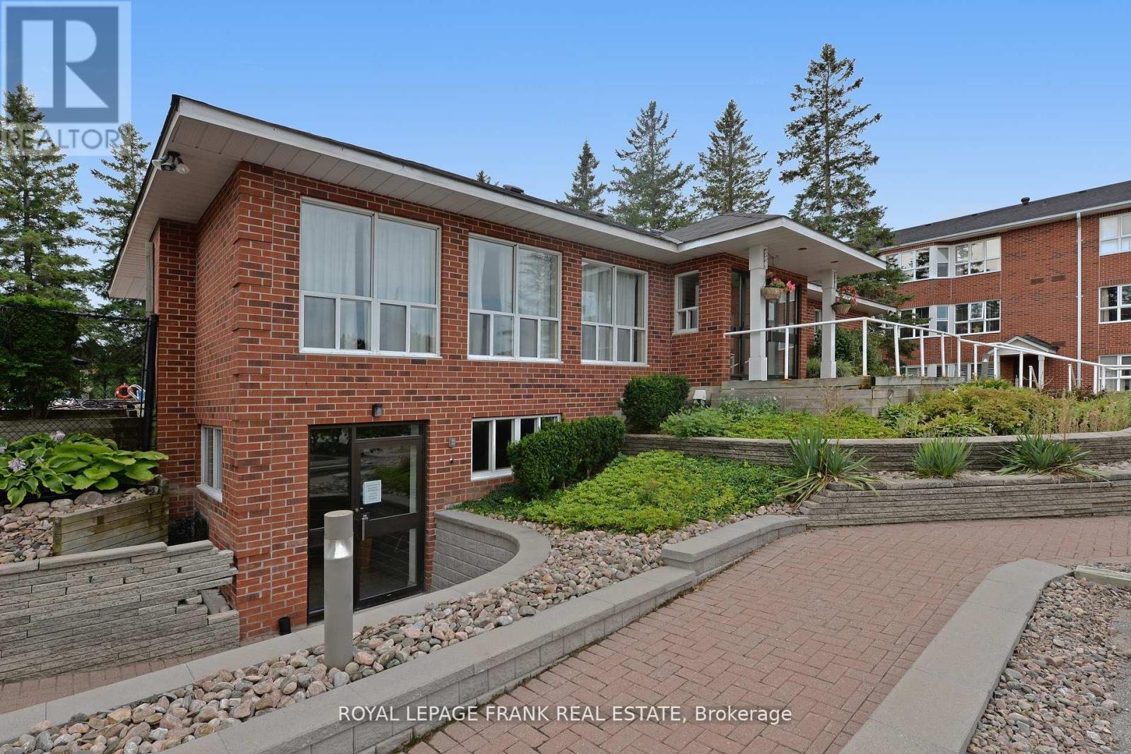 












112 - 2 HERITAGE WAY

,
Kawartha Lakes (Lindsay),




Ontario
K9V5P5

