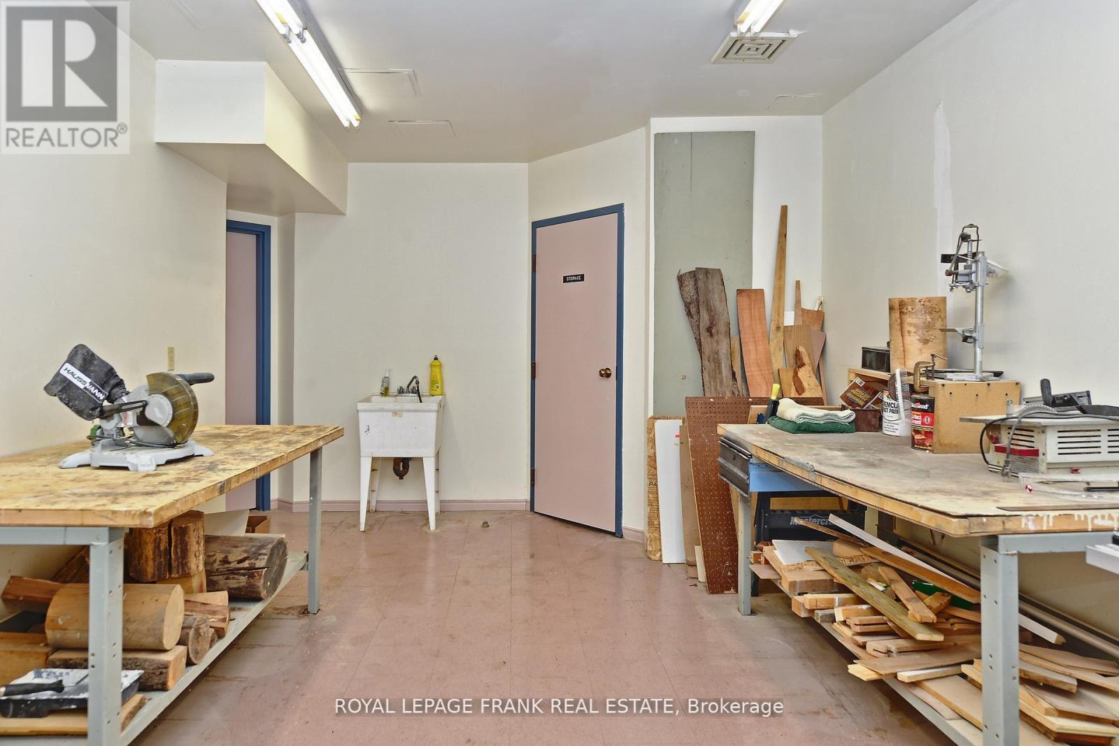 












112 - 2 HERITAGE WAY

,
Kawartha Lakes (Lindsay),




Ontario
K9V5P5

