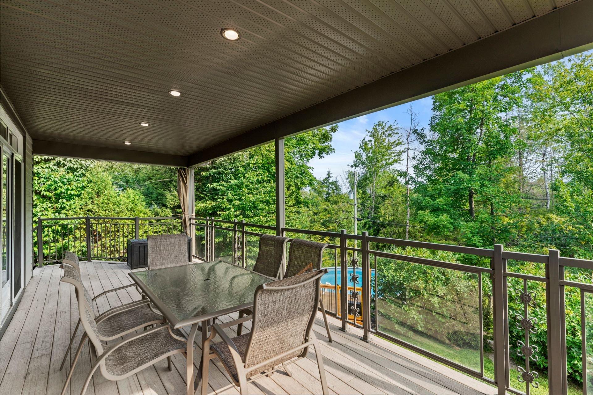 









182


Rue de Saguenay

,
Bromont,




QC
J2L2H8

