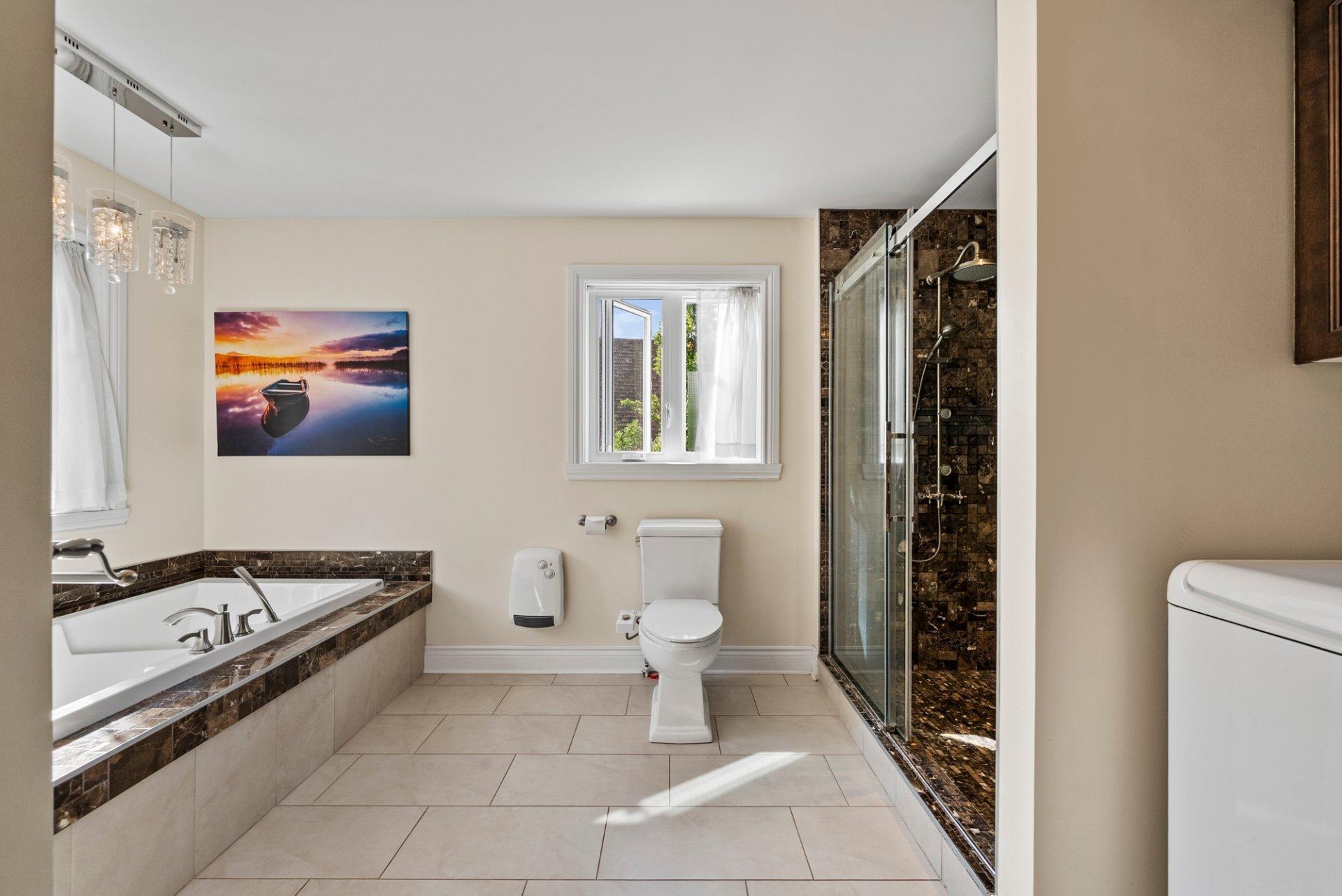 









182


Rue de Saguenay

,
Bromont,




QC
J2L2H8

