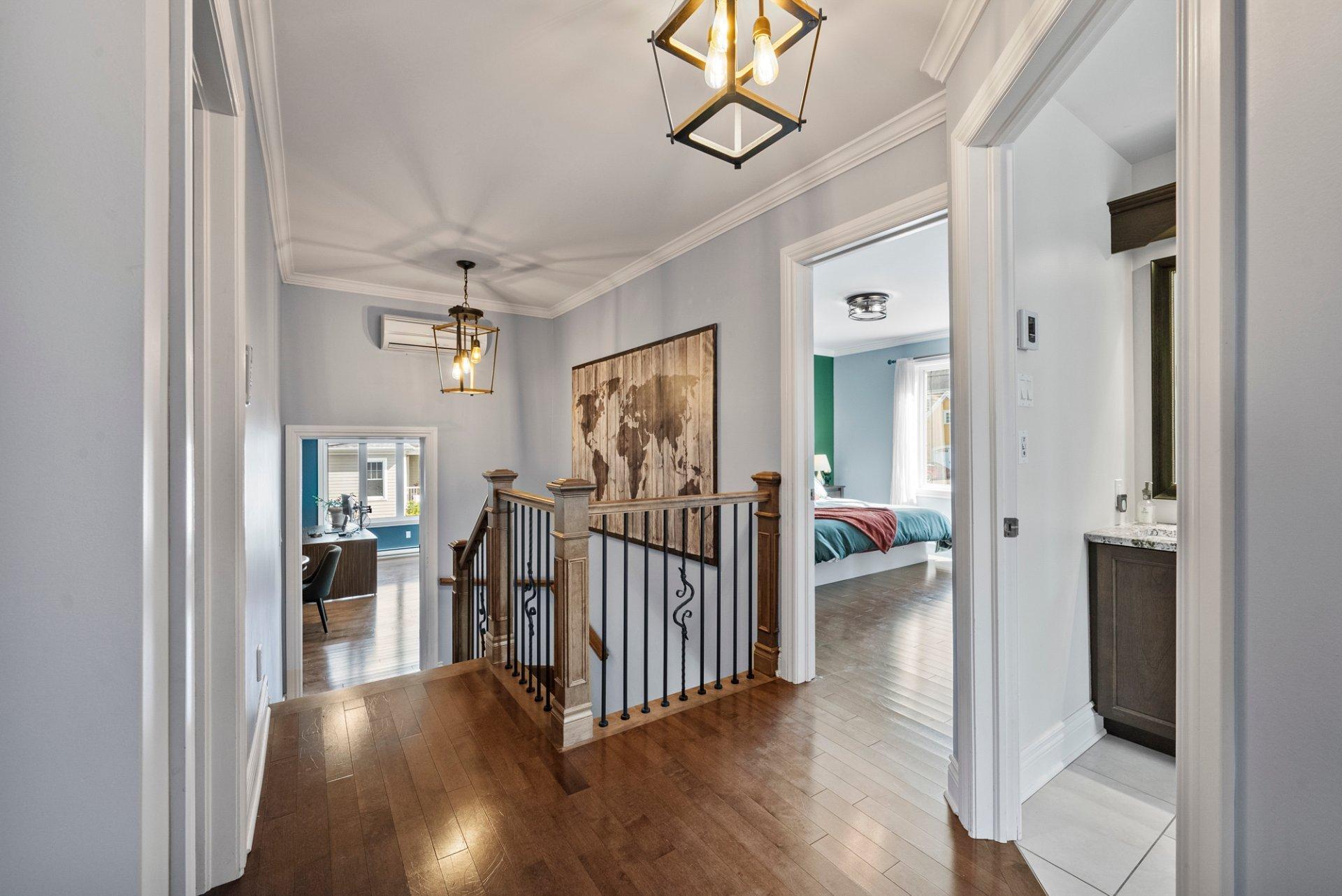 









182


Rue de Saguenay

,
Bromont,




QC
J2L2H8

