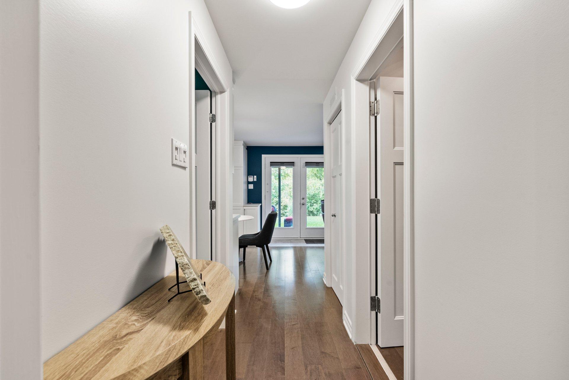 









182


Rue de Saguenay

,
Bromont,




QC
J2L2H8

