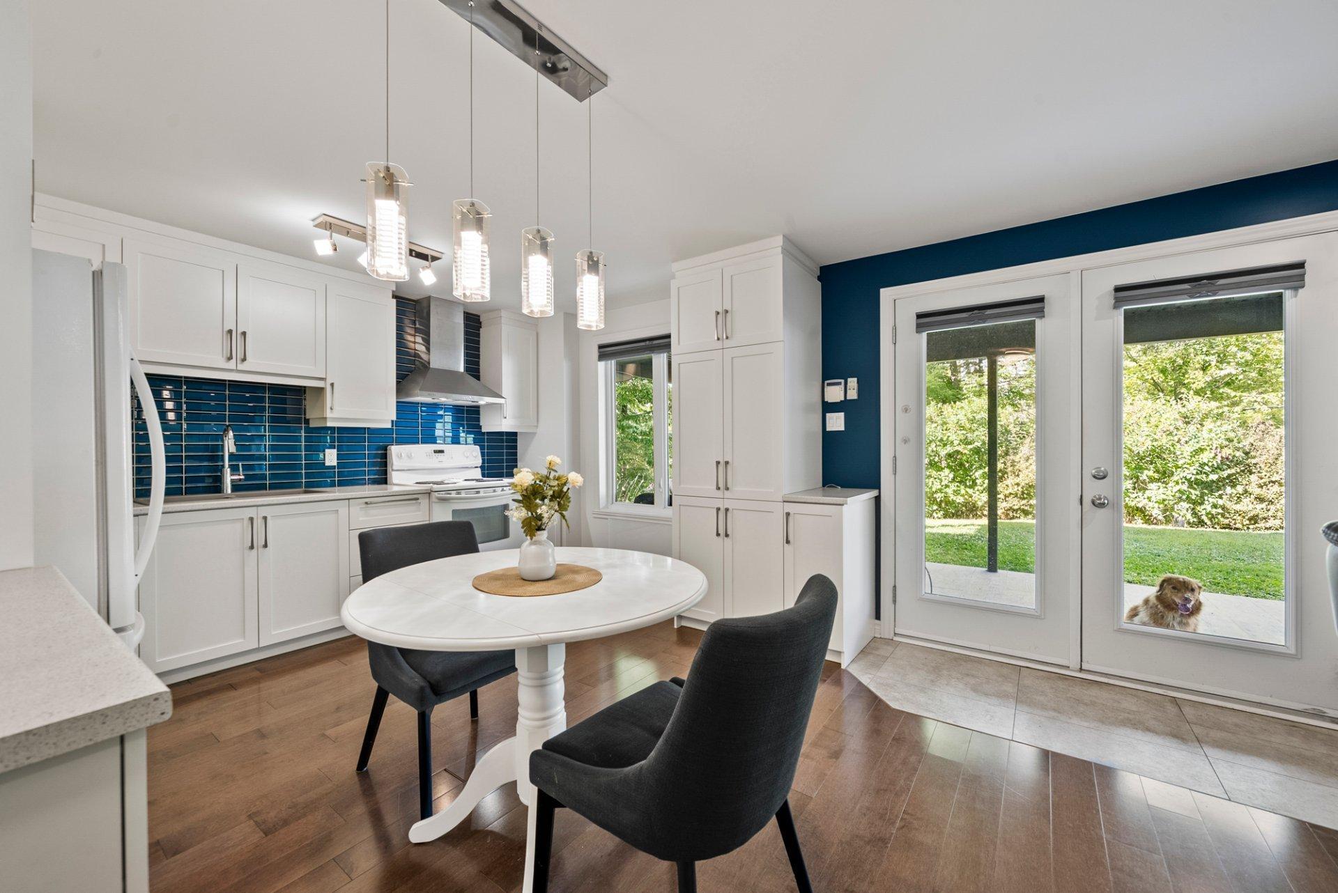 









182


Rue de Saguenay

,
Bromont,




QC
J2L2H8

