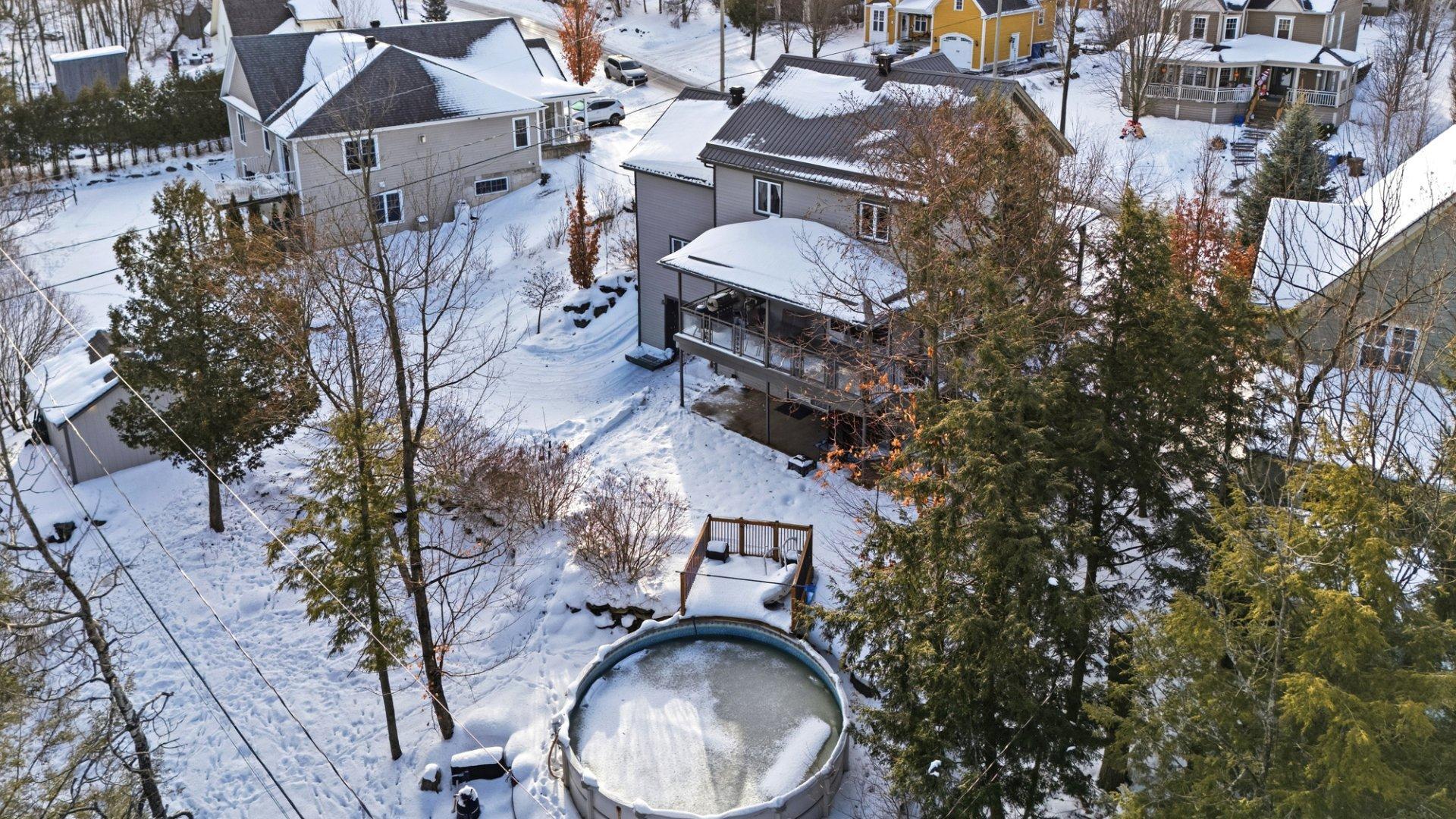 









182


Rue de Saguenay

,
Bromont,




QC
J2L2H8

