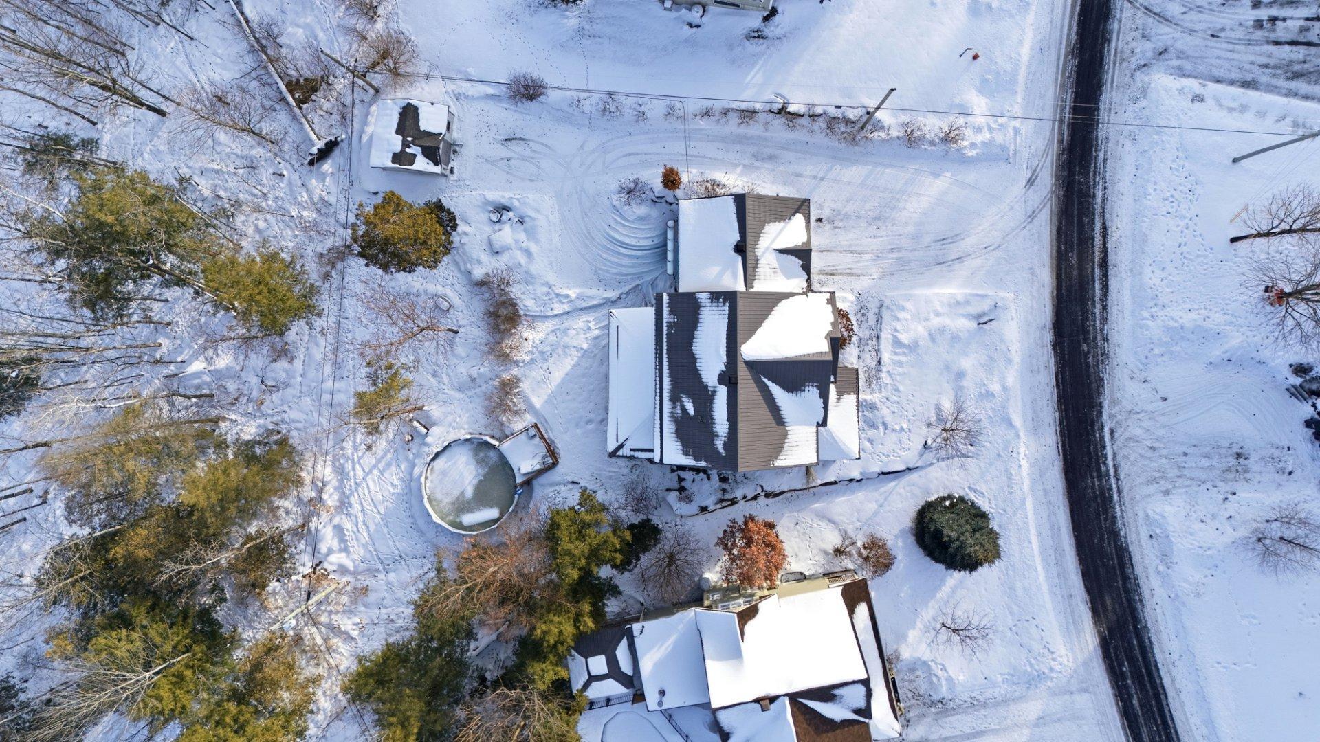 









182


Rue de Saguenay

,
Bromont,




QC
J2L2H8

