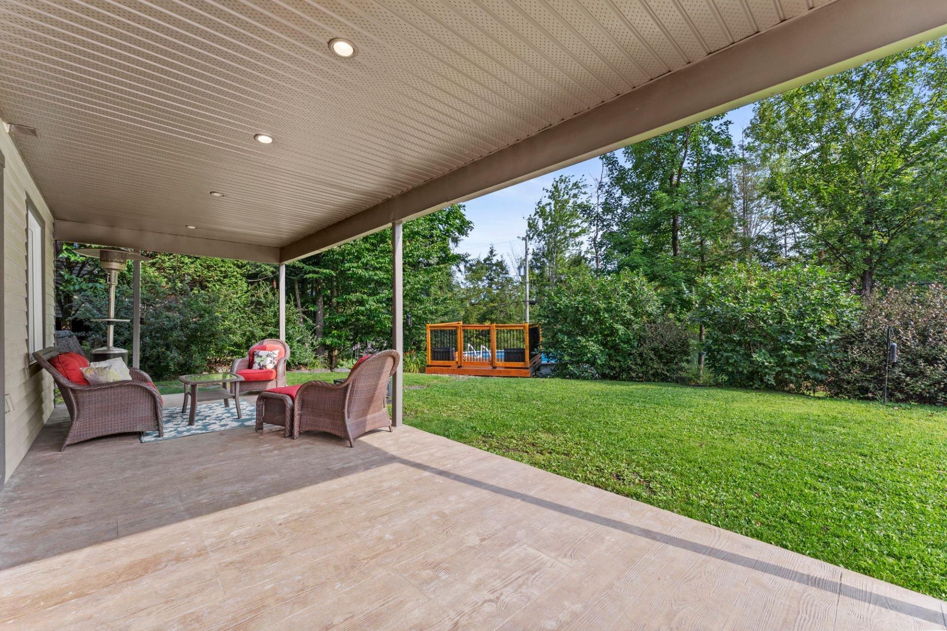 









182


Rue de Saguenay

,
Bromont,




QC
J2L2H8

