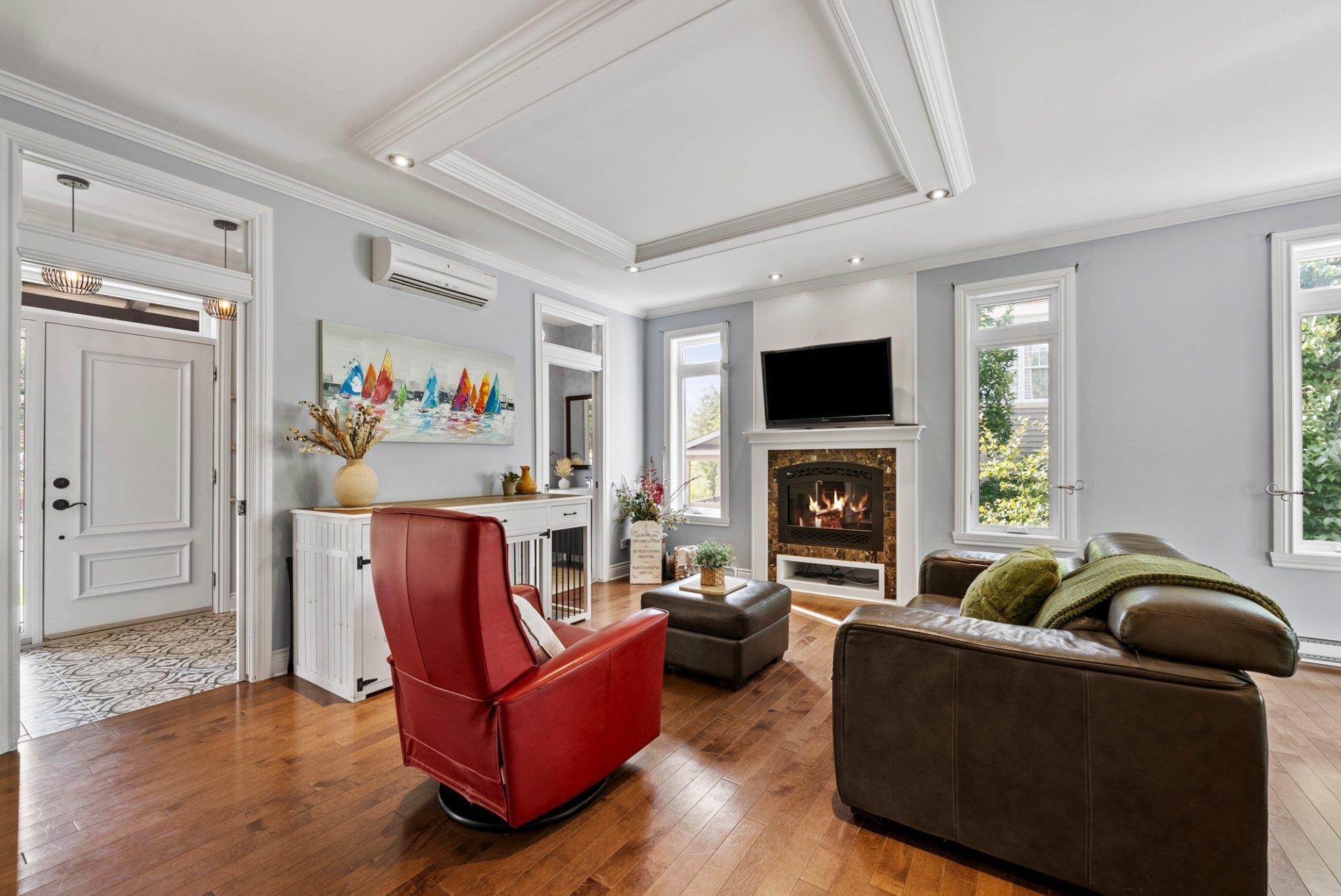 









182


Rue de Saguenay

,
Bromont,




QC
J2L2H8

