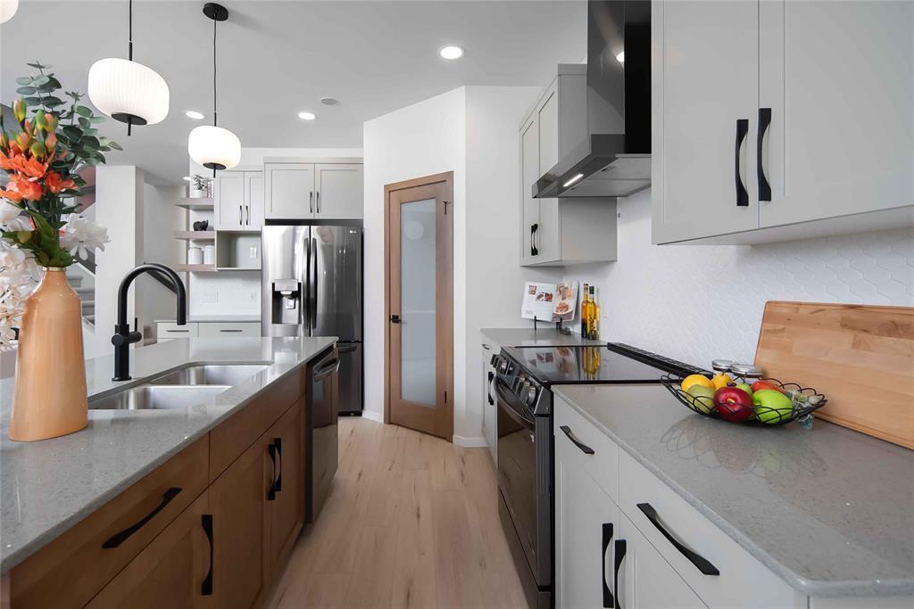 












14 Dave's Cove

,
West St Paul,




Manitoba
R2V5K1

