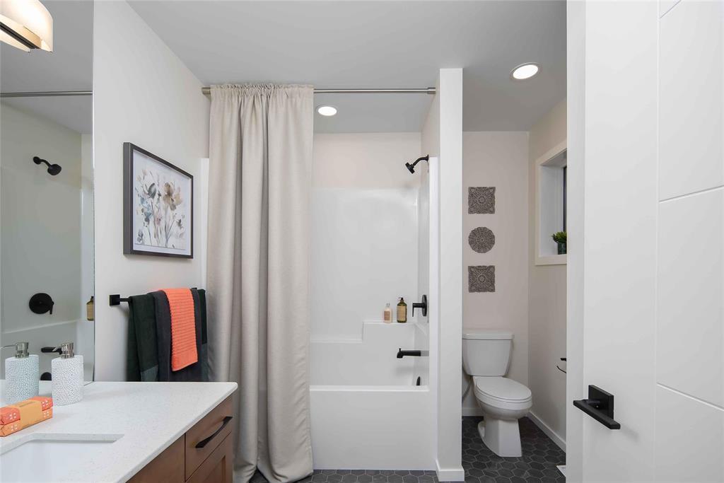 












14 Dave's Cove

,
West St Paul,




Manitoba
R2V5K1

