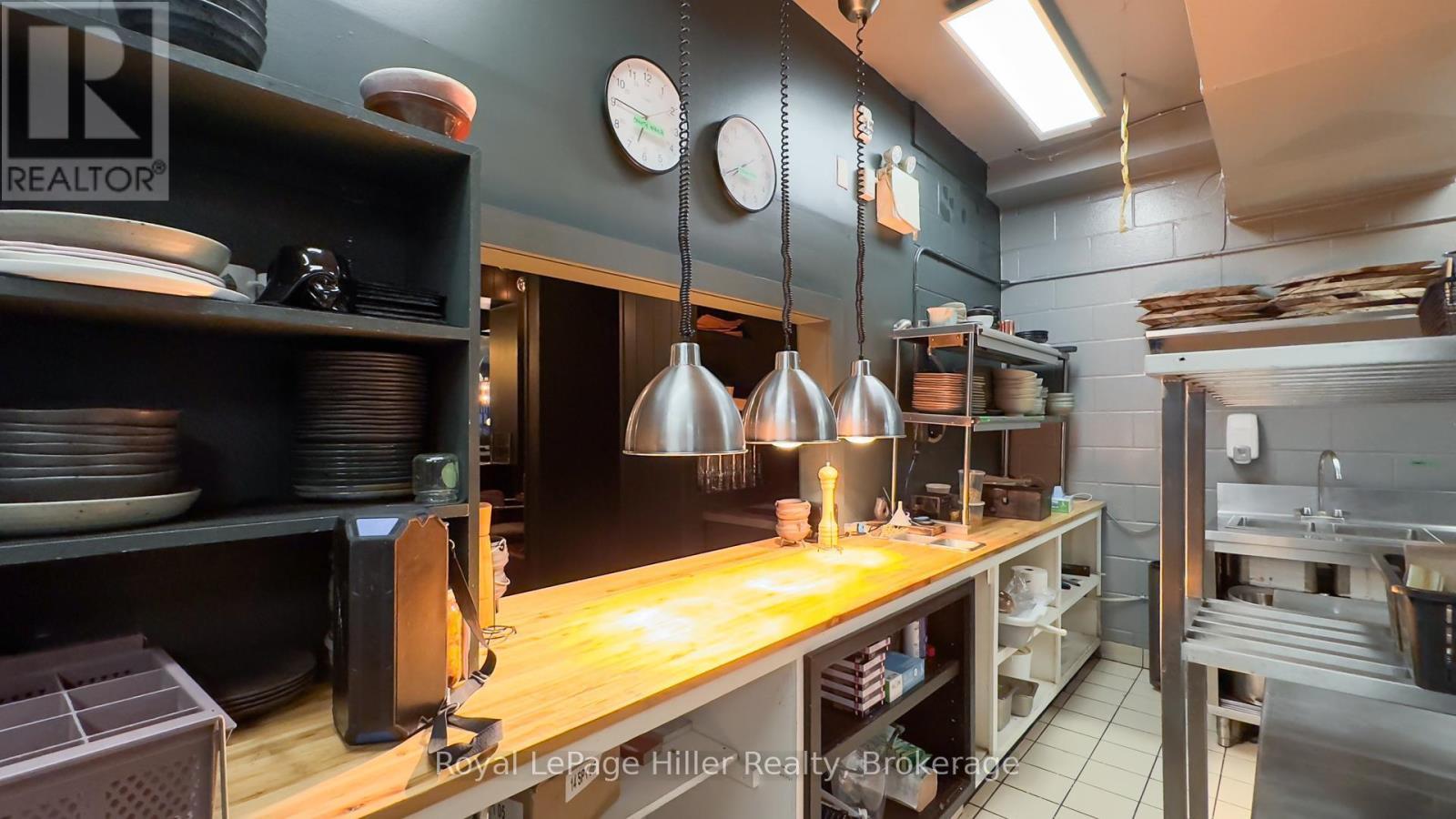 












34 BRUNSWICK STREET

,
Stratford,




Ontario
N5A3L8

