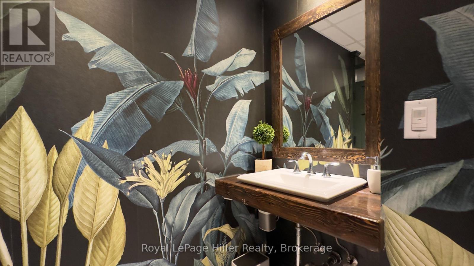 












34 BRUNSWICK STREET

,
Stratford,




Ontario
N5A3L8

