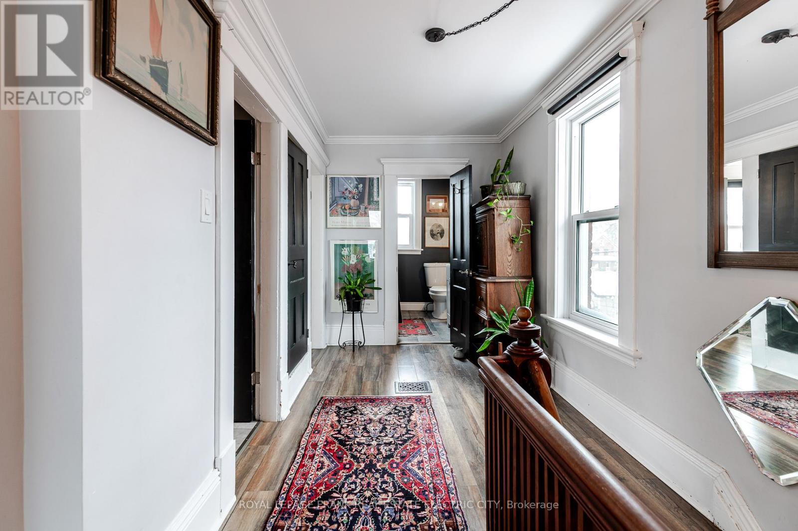 












533 BOLIVAR STREET

,
Peterborough (Town Ward 3),




Ontario
K9J4R5

