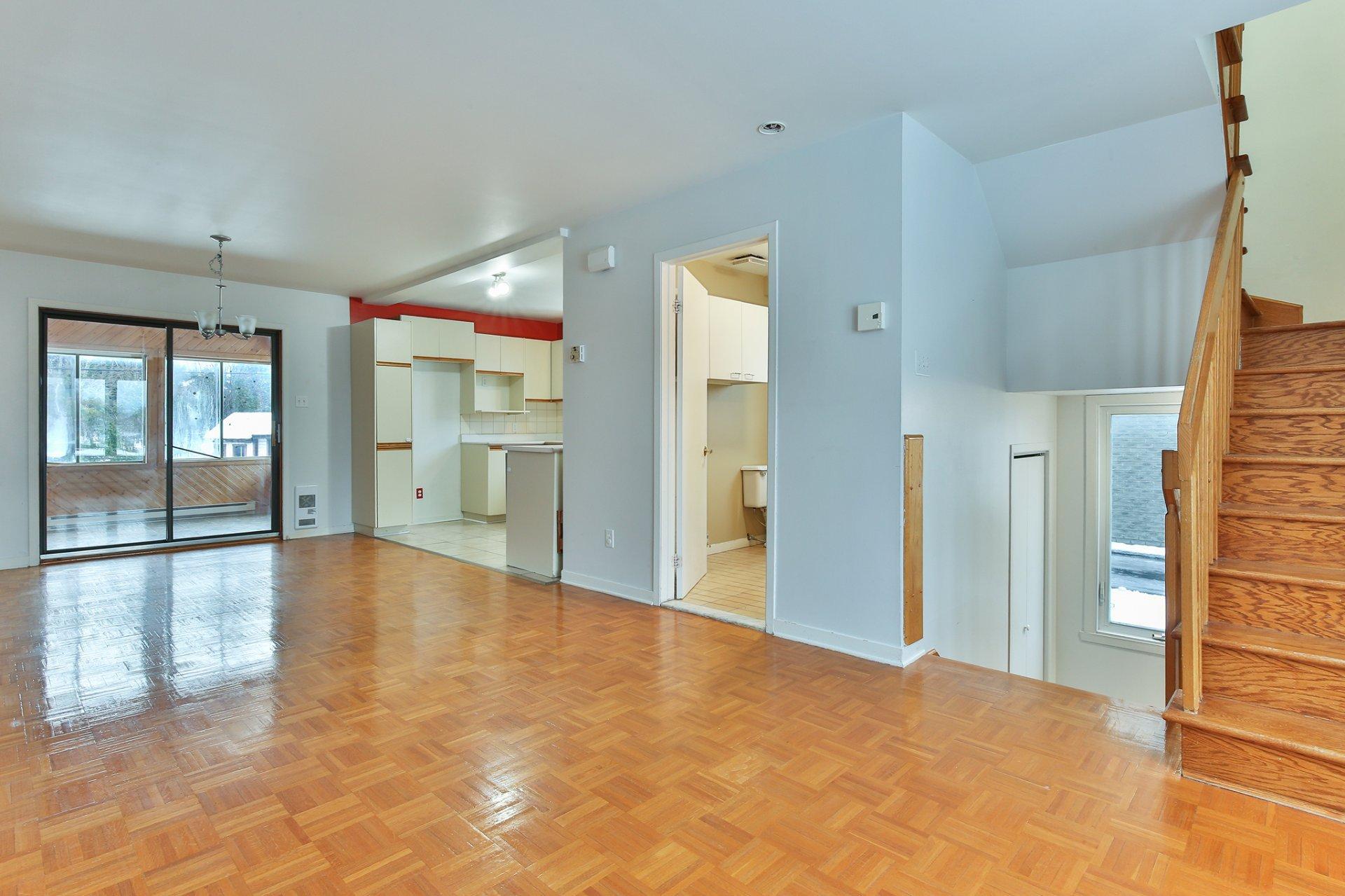 









660


Rue Boisvert

,
Saint-Jean-sur-Richelieu,




QC
J3B2X8

