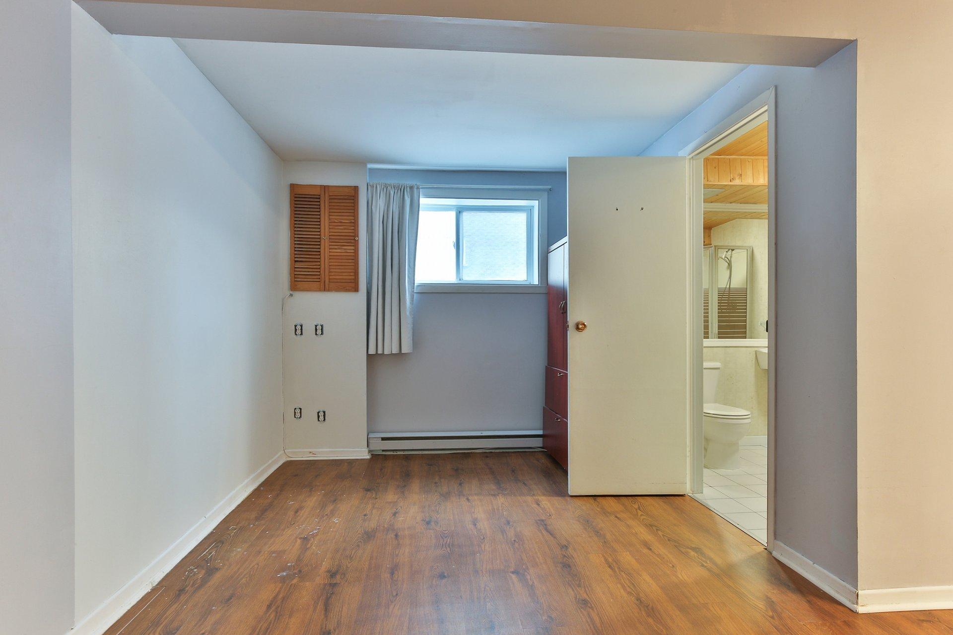 









660


Rue Boisvert

,
Saint-Jean-sur-Richelieu,




QC
J3B2X8

