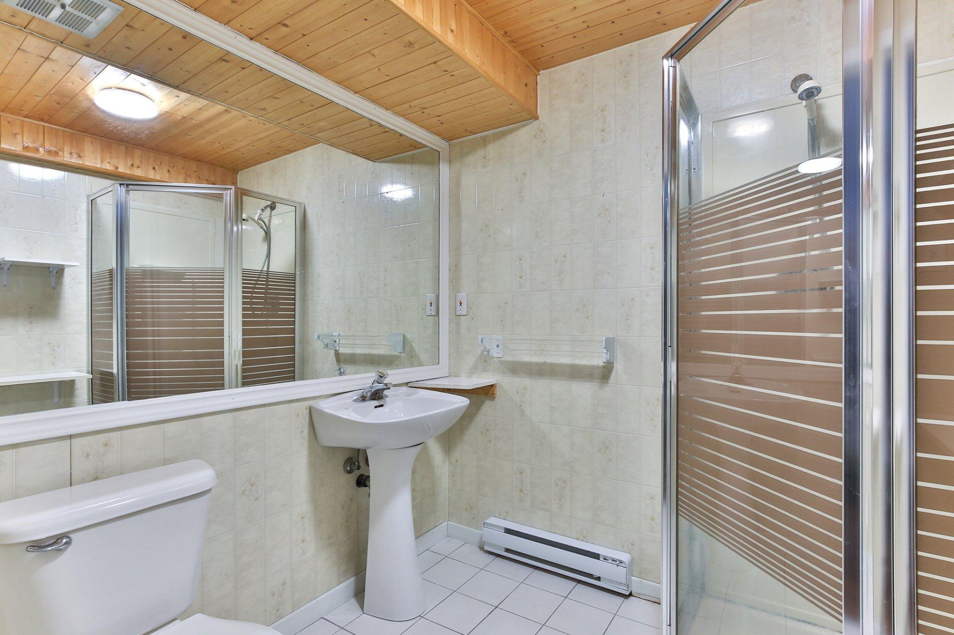 









660


Rue Boisvert

,
Saint-Jean-sur-Richelieu,




QC
J3B2X8

