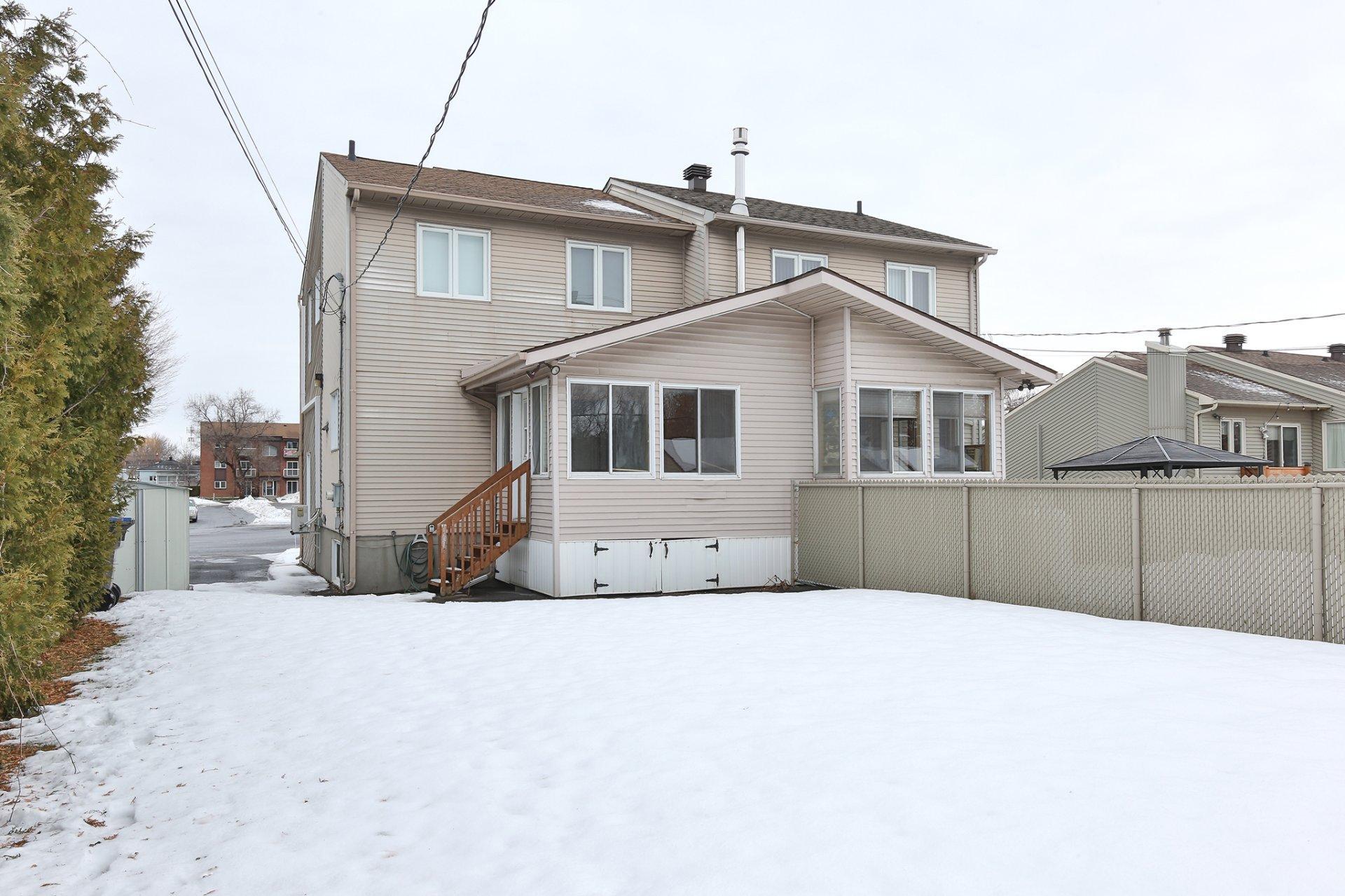 









660


Rue Boisvert

,
Saint-Jean-sur-Richelieu,




QC
J3B2X8

