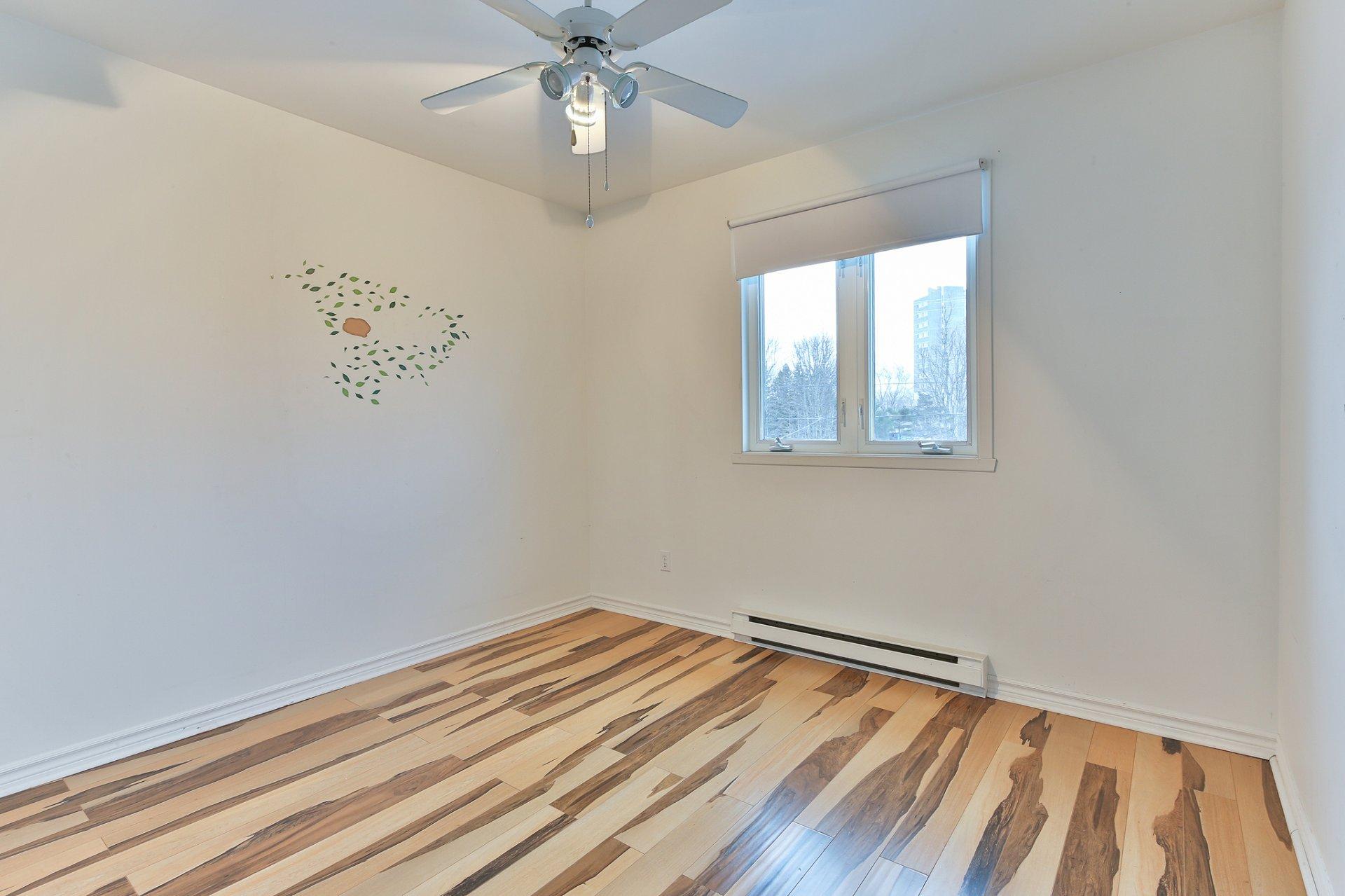 









660


Rue Boisvert

,
Saint-Jean-sur-Richelieu,




QC
J3B2X8

