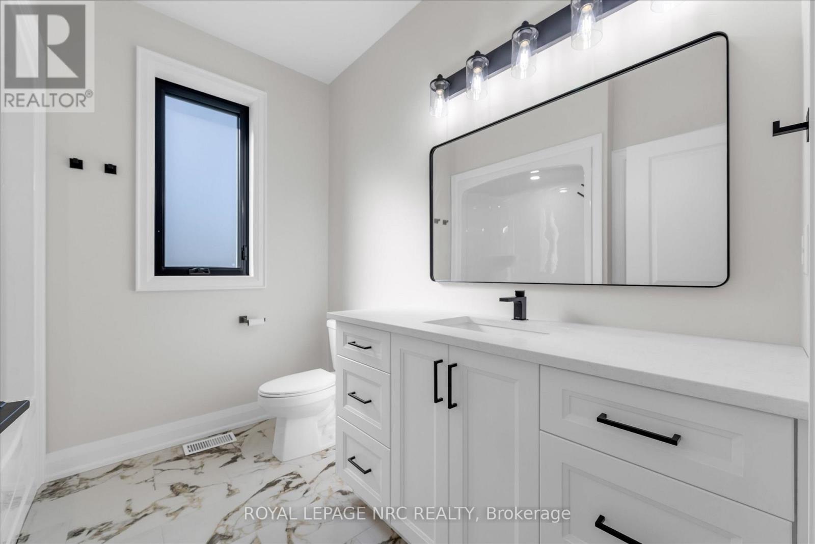 












207 FORKS ROAD

,
Welland (Dain City),




Ontario
L3B6C5

