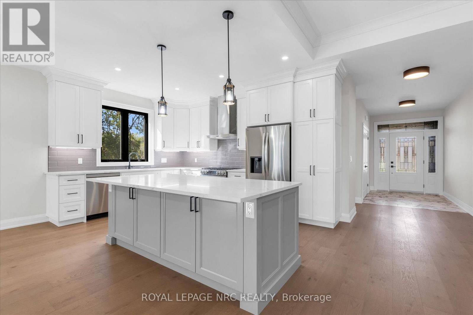 












207 FORKS ROAD

,
Welland (Dain City),




Ontario
L3B6C5

