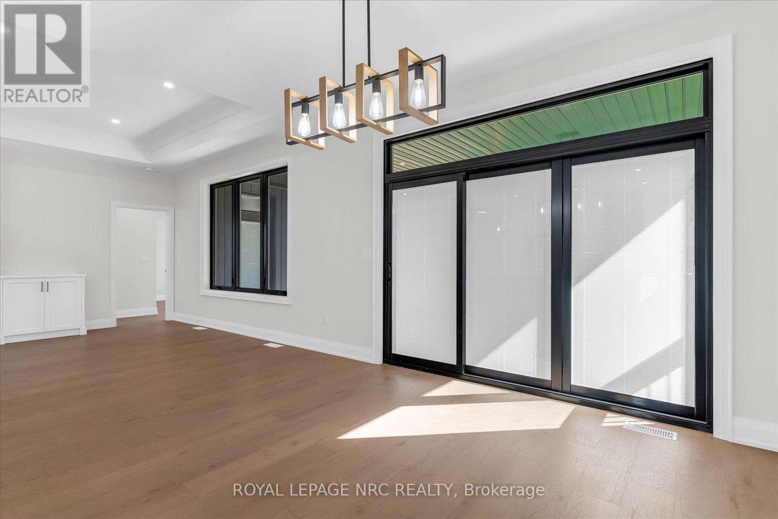 












207 FORKS ROAD

,
Welland (Dain City),




Ontario
L3B6C5

