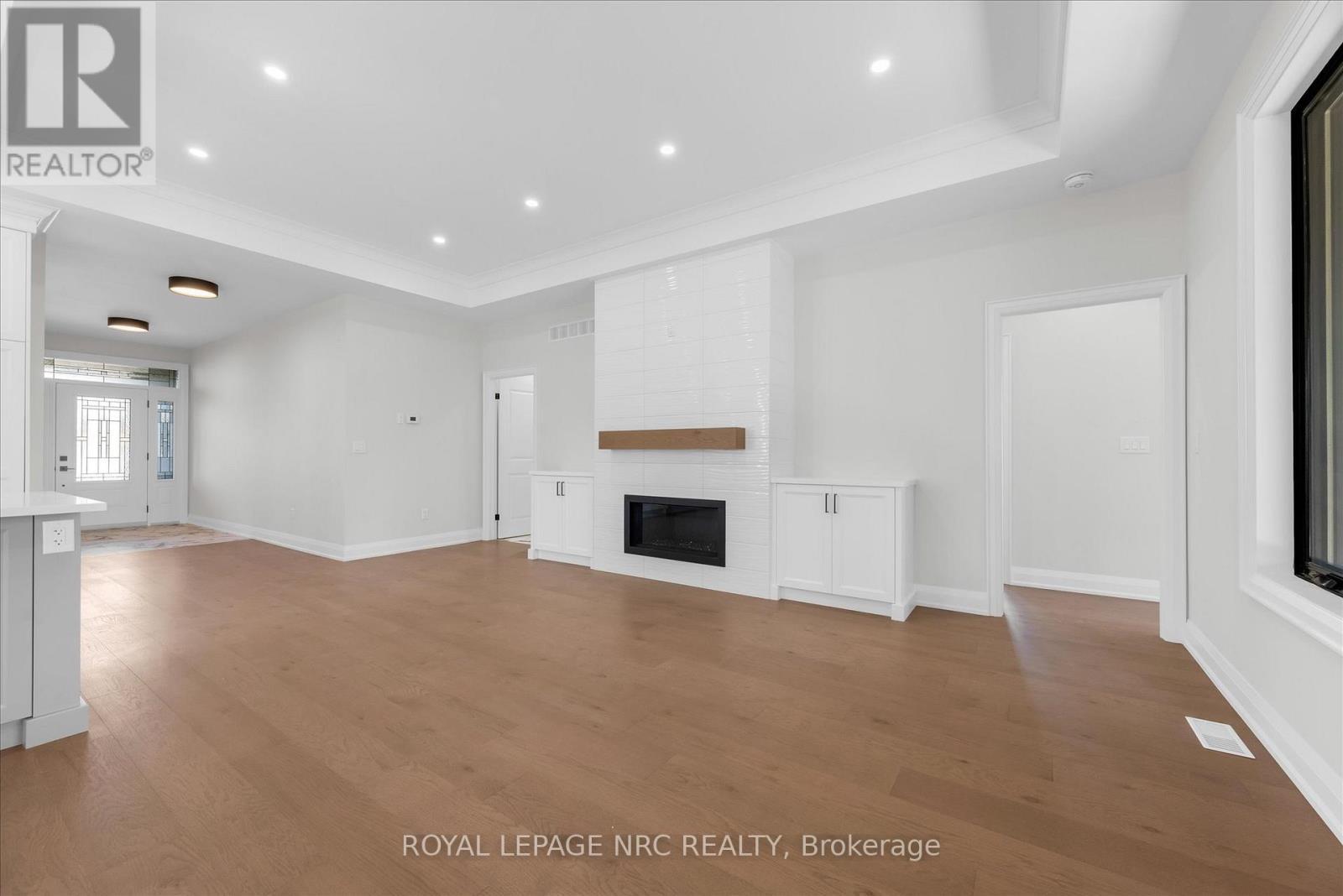 












207 FORKS ROAD

,
Welland (Dain City),




Ontario
L3B6C5

