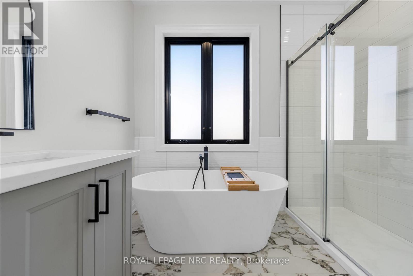 












207 FORKS ROAD

,
Welland (Dain City),




Ontario
L3B6C5

