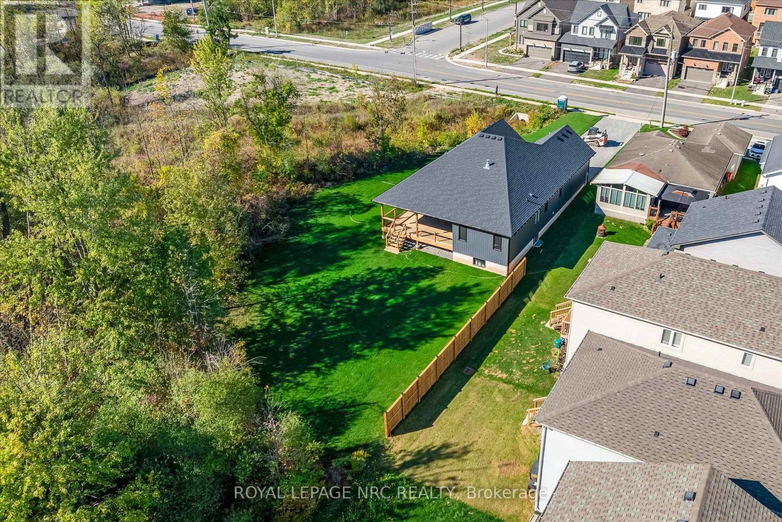 












207 FORKS ROAD

,
Welland (Dain City),




Ontario
L3B6C5

