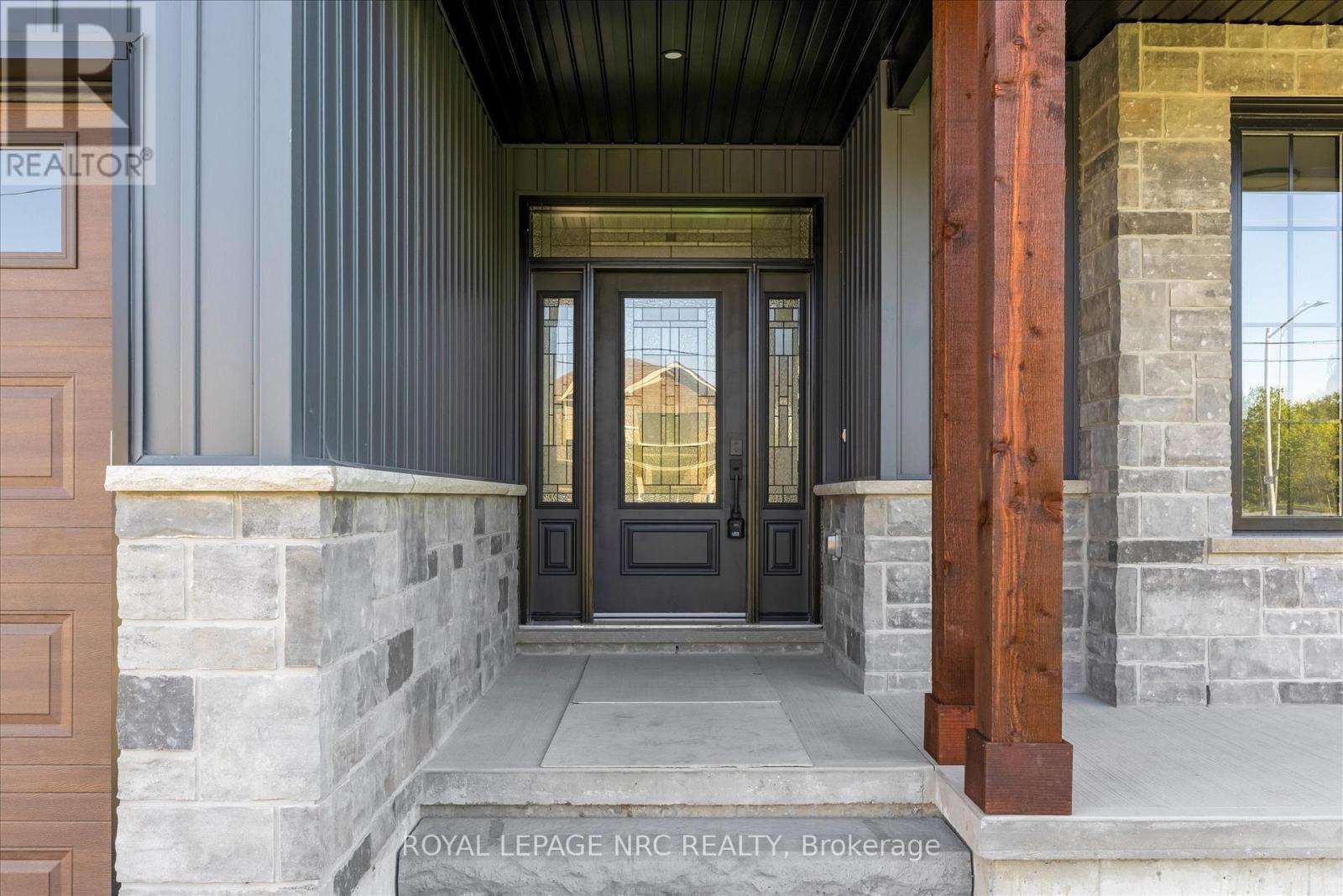 












207 FORKS ROAD

,
Welland (Dain City),




Ontario
L3B6C5

