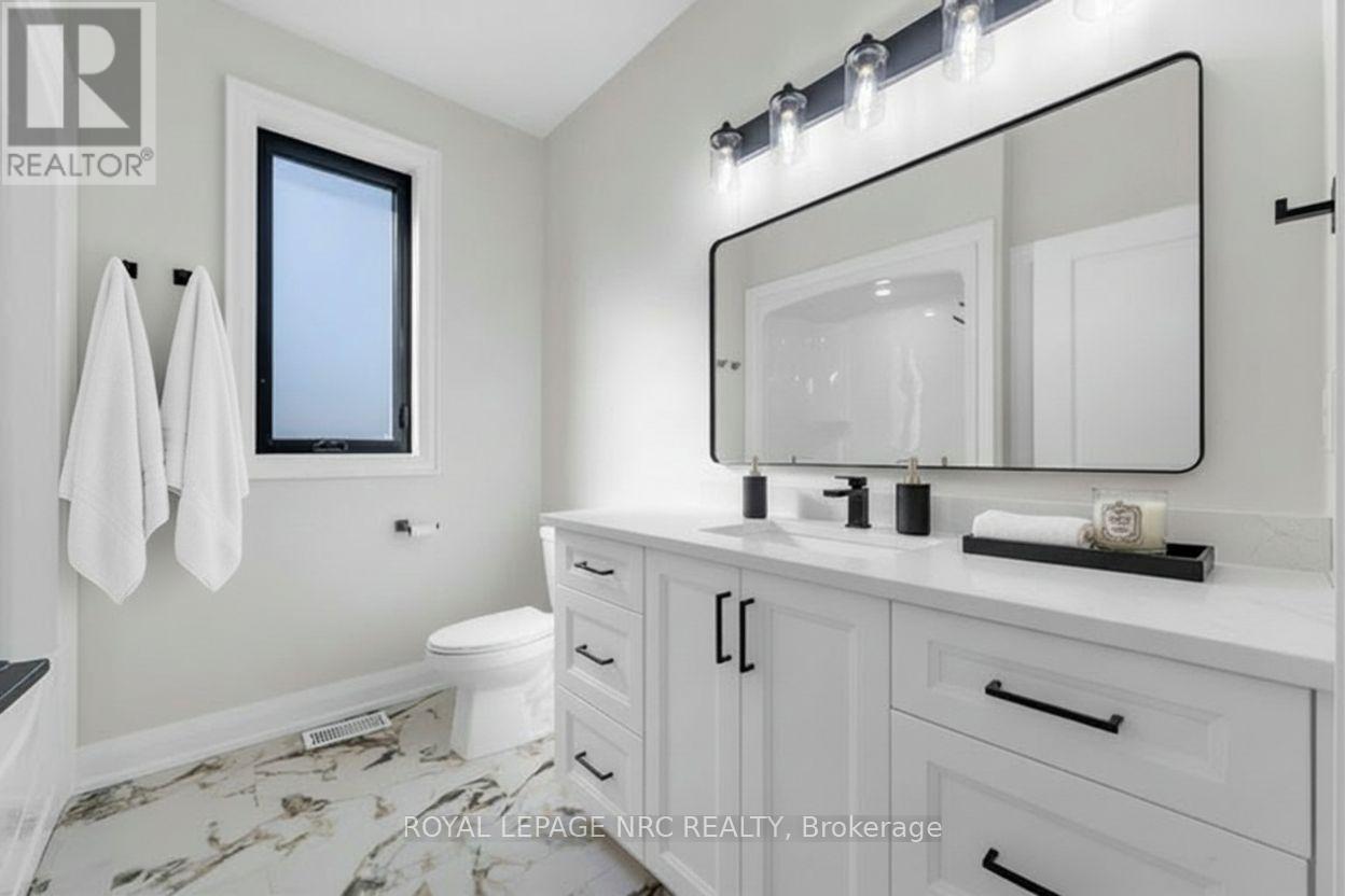 












207 FORKS ROAD

,
Welland (Dain City),




Ontario
L3B6C5

