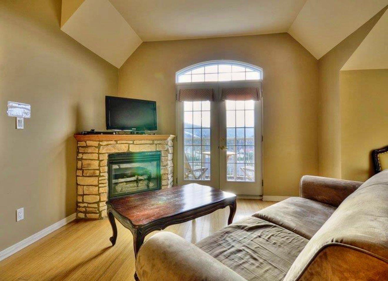 









570


Ch. des Frênes

, 3306,
Piedmont,




QC
J0R1K0

