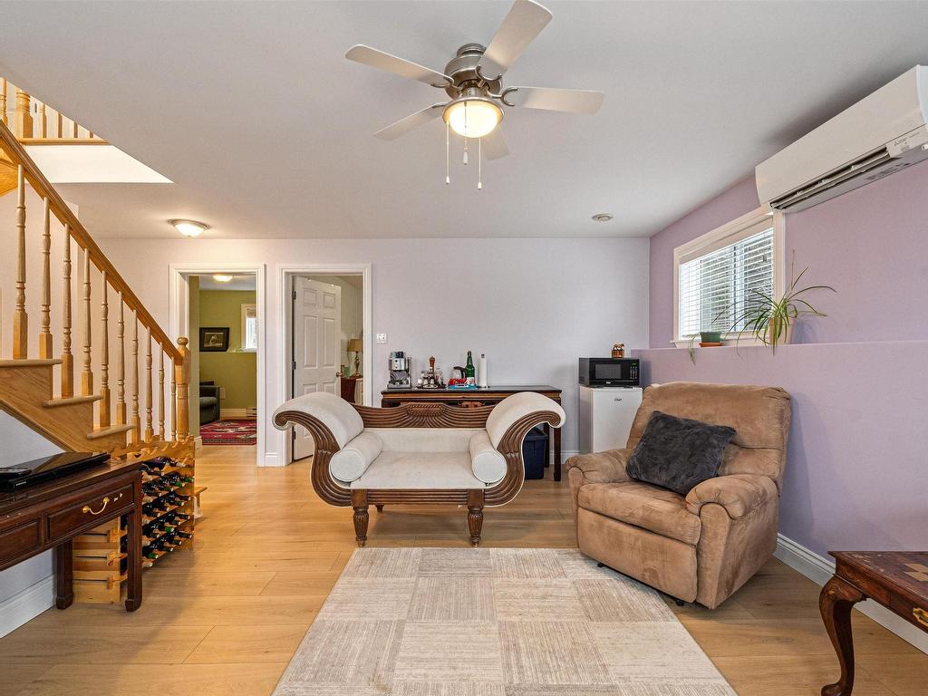 












89 Clearwood Court

,
Head Of St. Margarets Bay,




NS
B3Z 0E7

