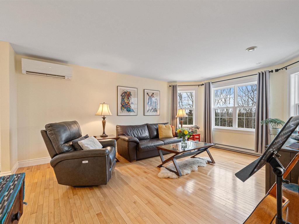 












89 Clearwood Court

,
Head Of St. Margarets Bay,




NS
B3Z 0E7

