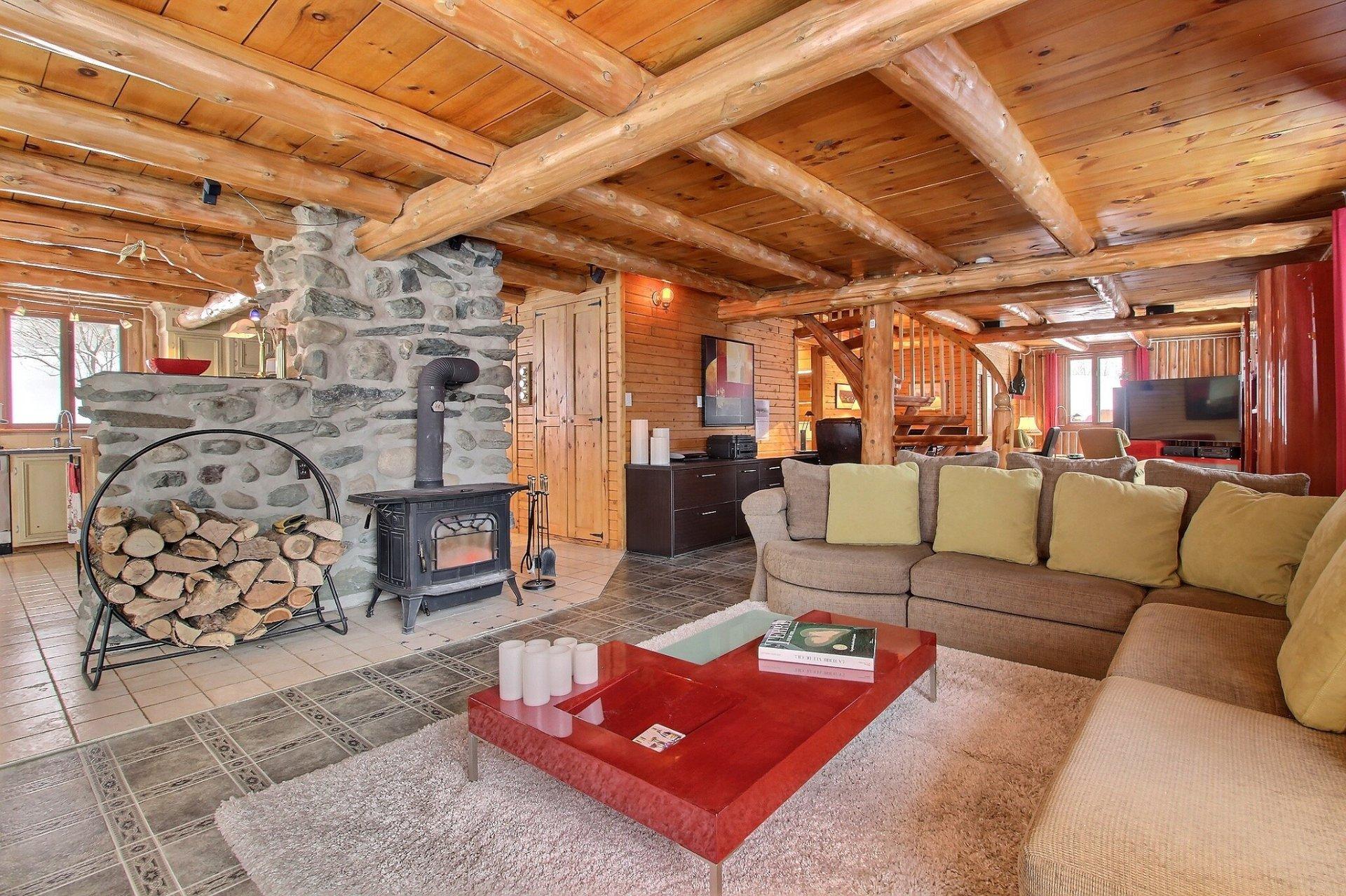 









62


Route 143

,
Melbourne,




QC
J0B2B0

