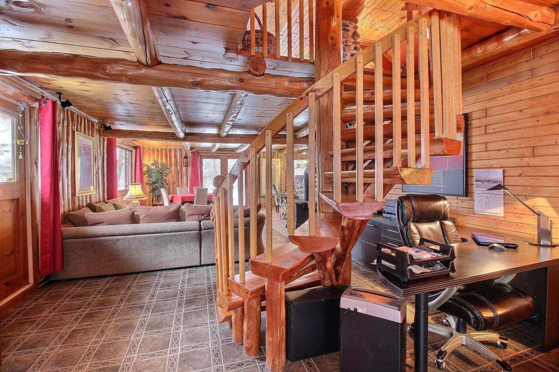 









62


Route 143

,
Melbourne,




QC
J0B2B0

