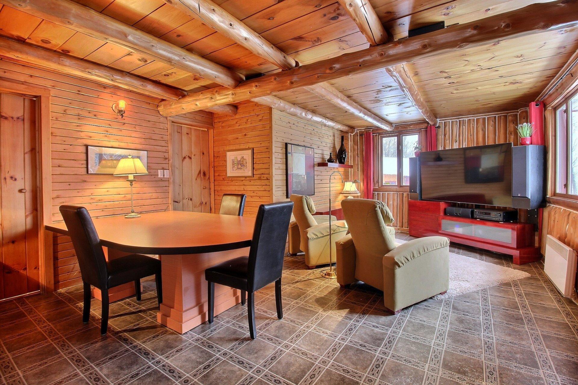 









62


Route 143

,
Melbourne,




QC
J0B2B0

