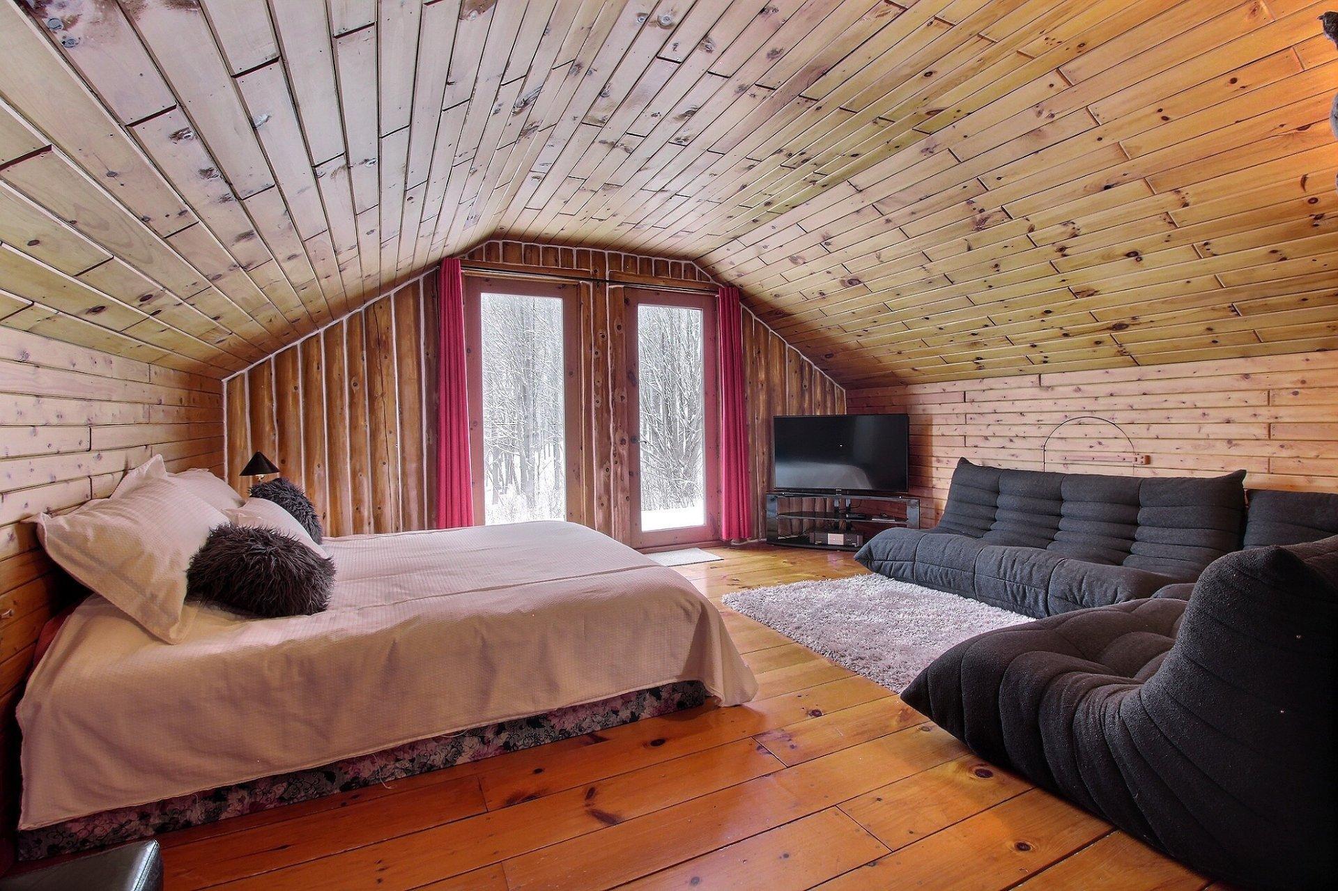 









62


Route 143

,
Melbourne,




QC
J0B2B0

