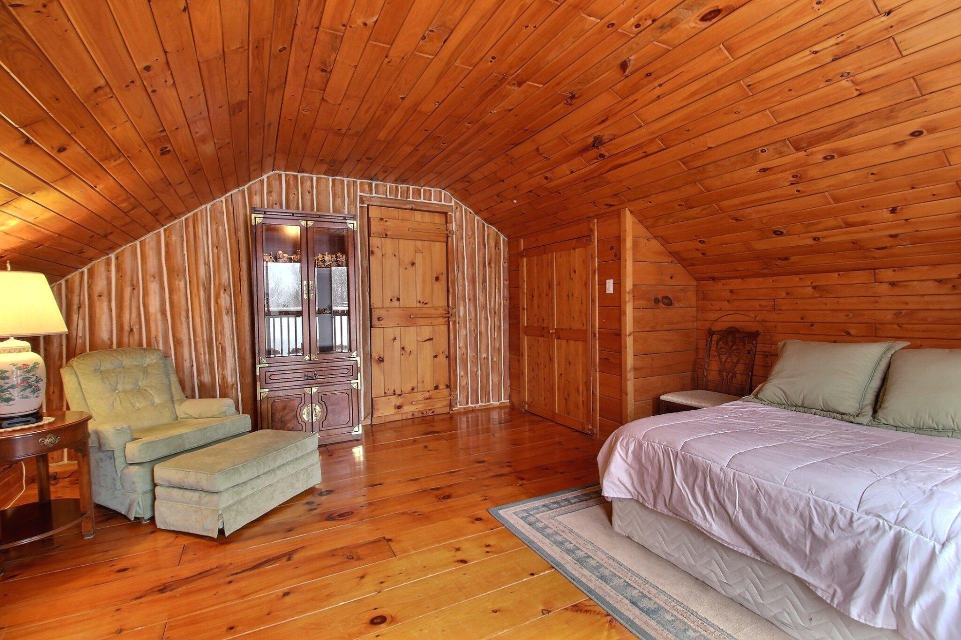 









62


Route 143

,
Melbourne,




QC
J0B2B0

