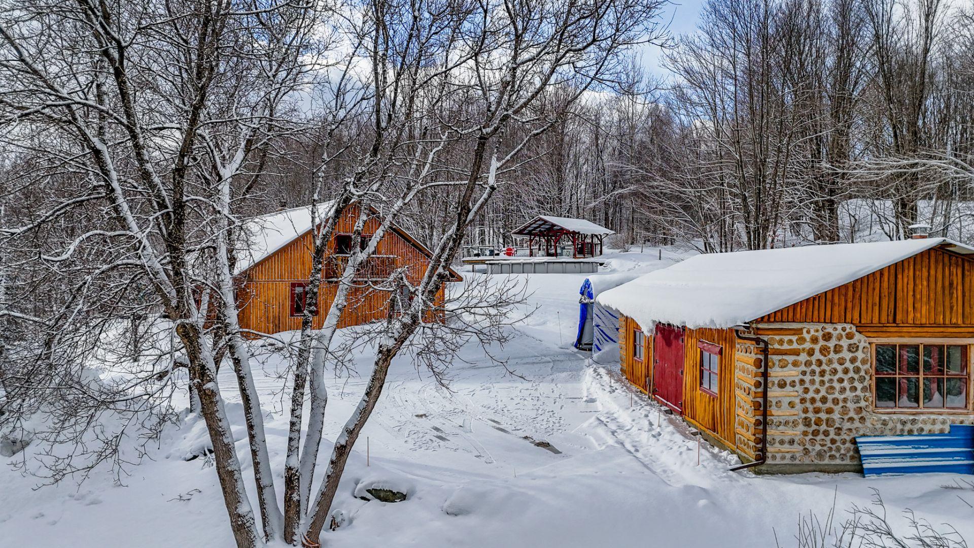 









62


Route 143

,
Melbourne,




QC
J0B2B0

