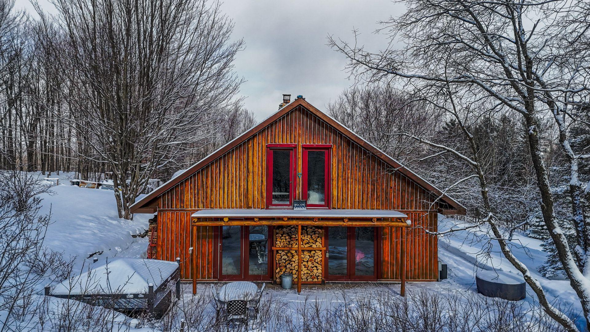 









62


Route 143

,
Melbourne,




QC
J0B2B0

