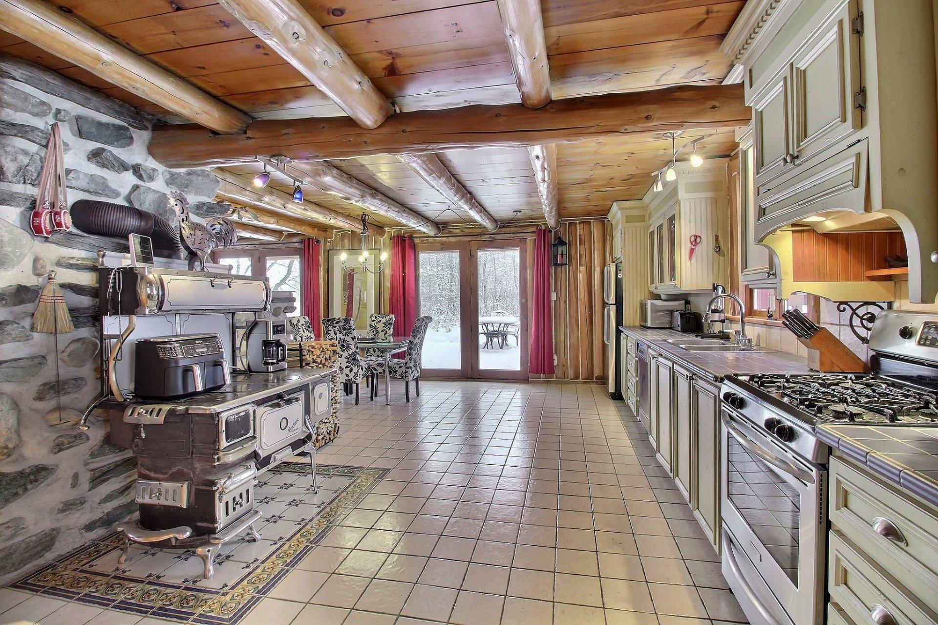 









62


Route 143

,
Melbourne,




QC
J0B2B0

