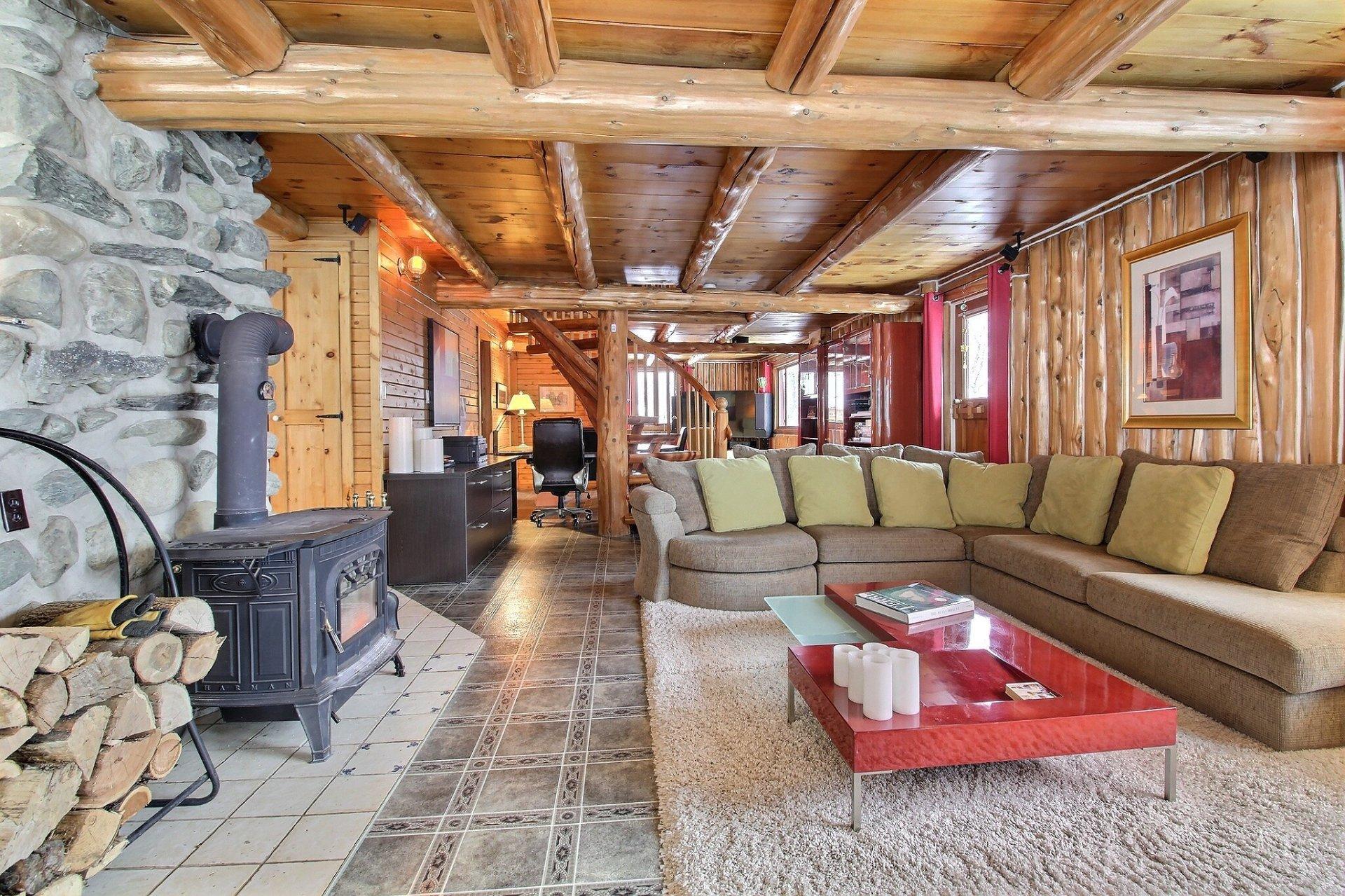 









62


Route 143

,
Melbourne,




QC
J0B2B0

