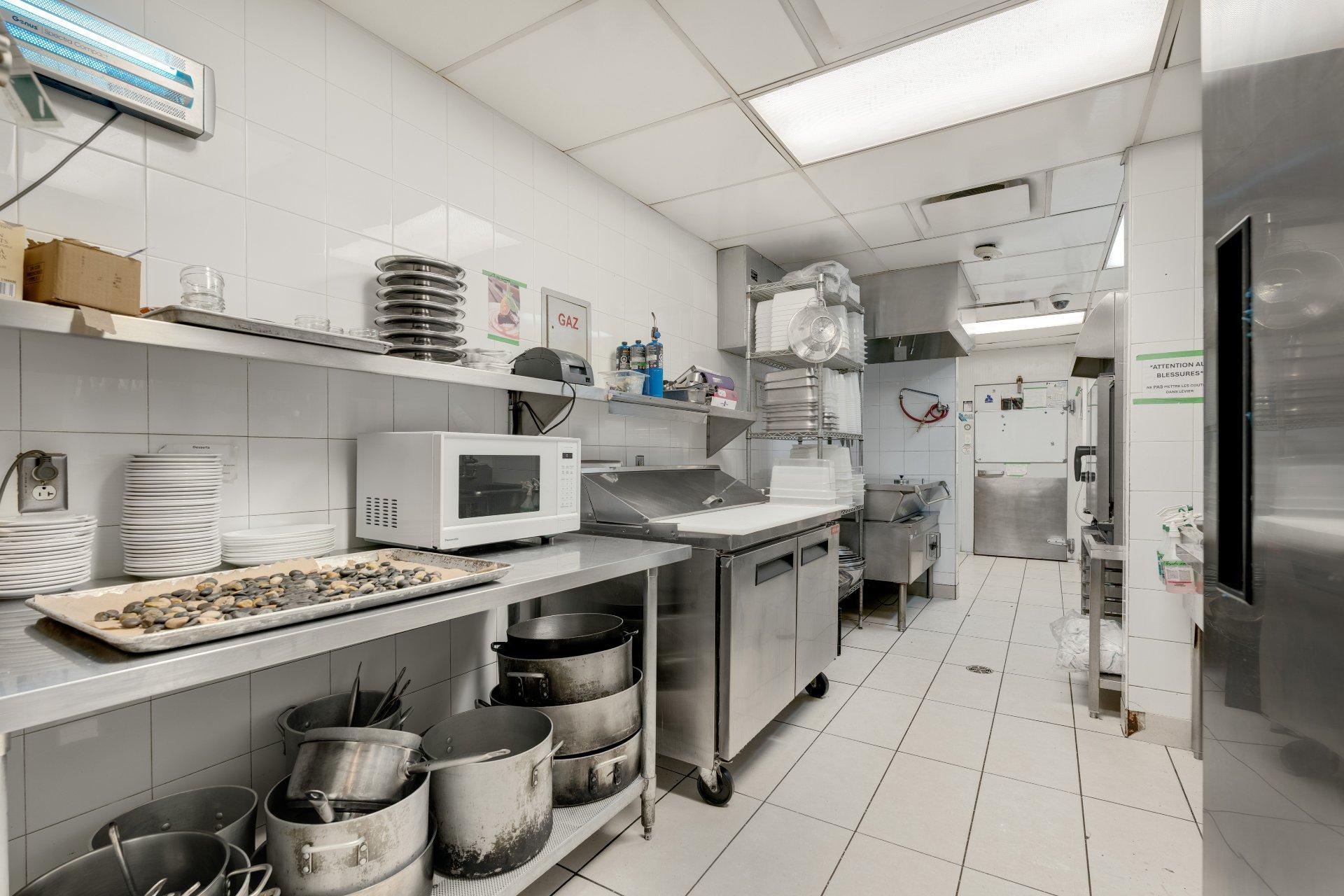 









82


Rue Wellington N.

,
Sherbrooke (Les Nations),




QC
J1H5B8

