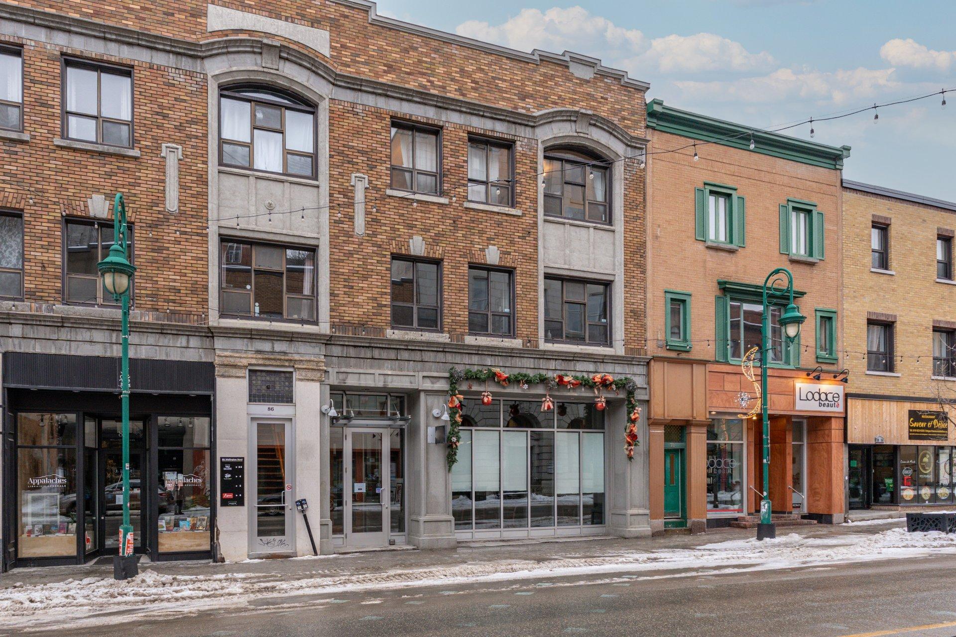 









82


Rue Wellington N.

,
Sherbrooke (Les Nations),




QC
J1H5B8

