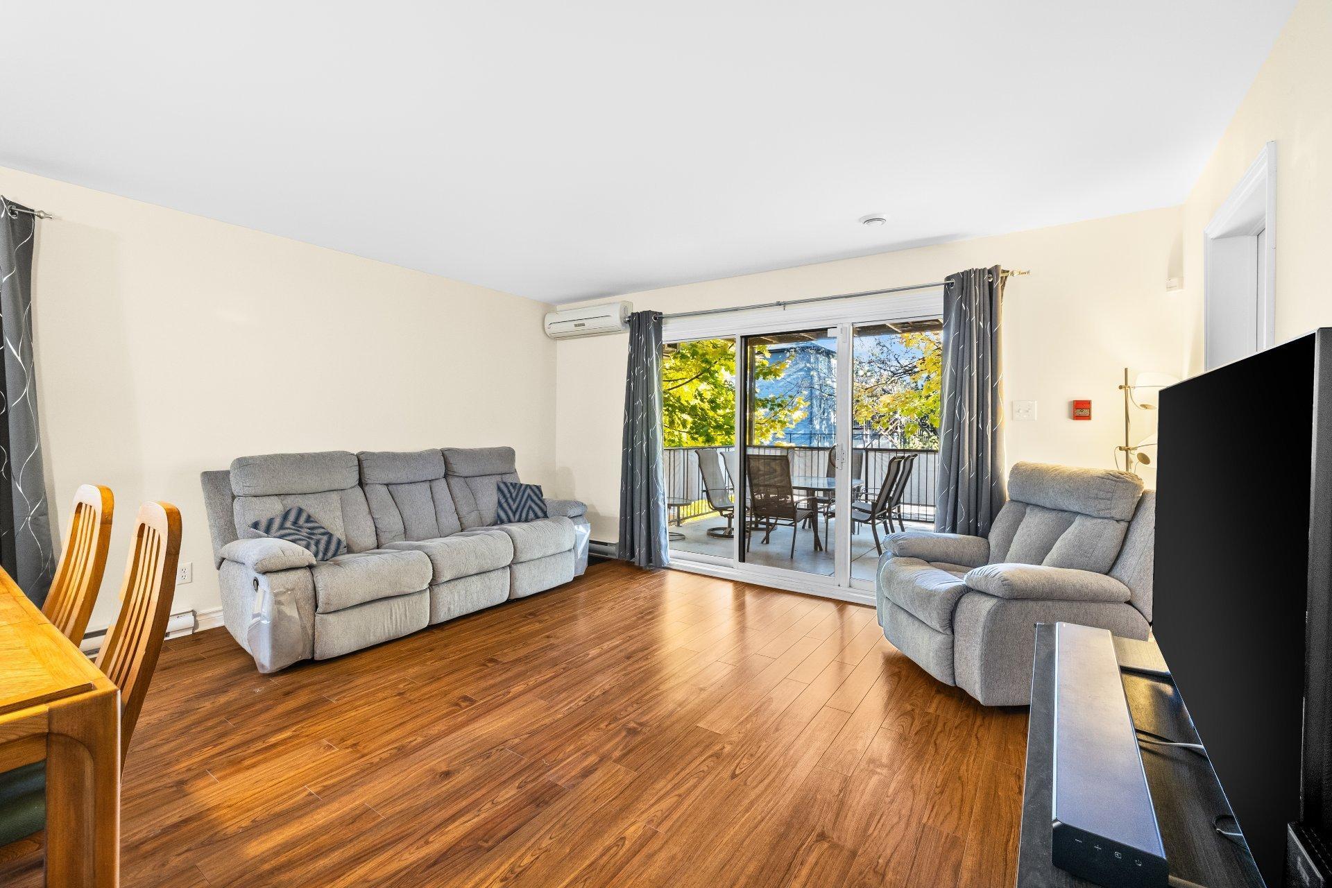 









1310


Ch. du Coteau-Rouge

, 3,
Longueuil (Le Vieux-Longueuil),




QC
J4K1X7

