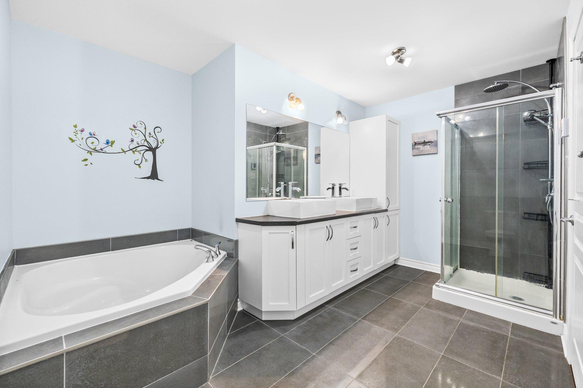 









1310


Ch. du Coteau-Rouge

, 3,
Longueuil (Le Vieux-Longueuil),




QC
J4K1X7

