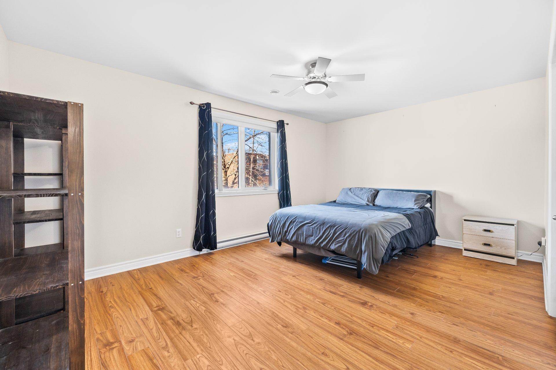 









1310


Ch. du Coteau-Rouge

, 3,
Longueuil (Le Vieux-Longueuil),




QC
J4K1X7

