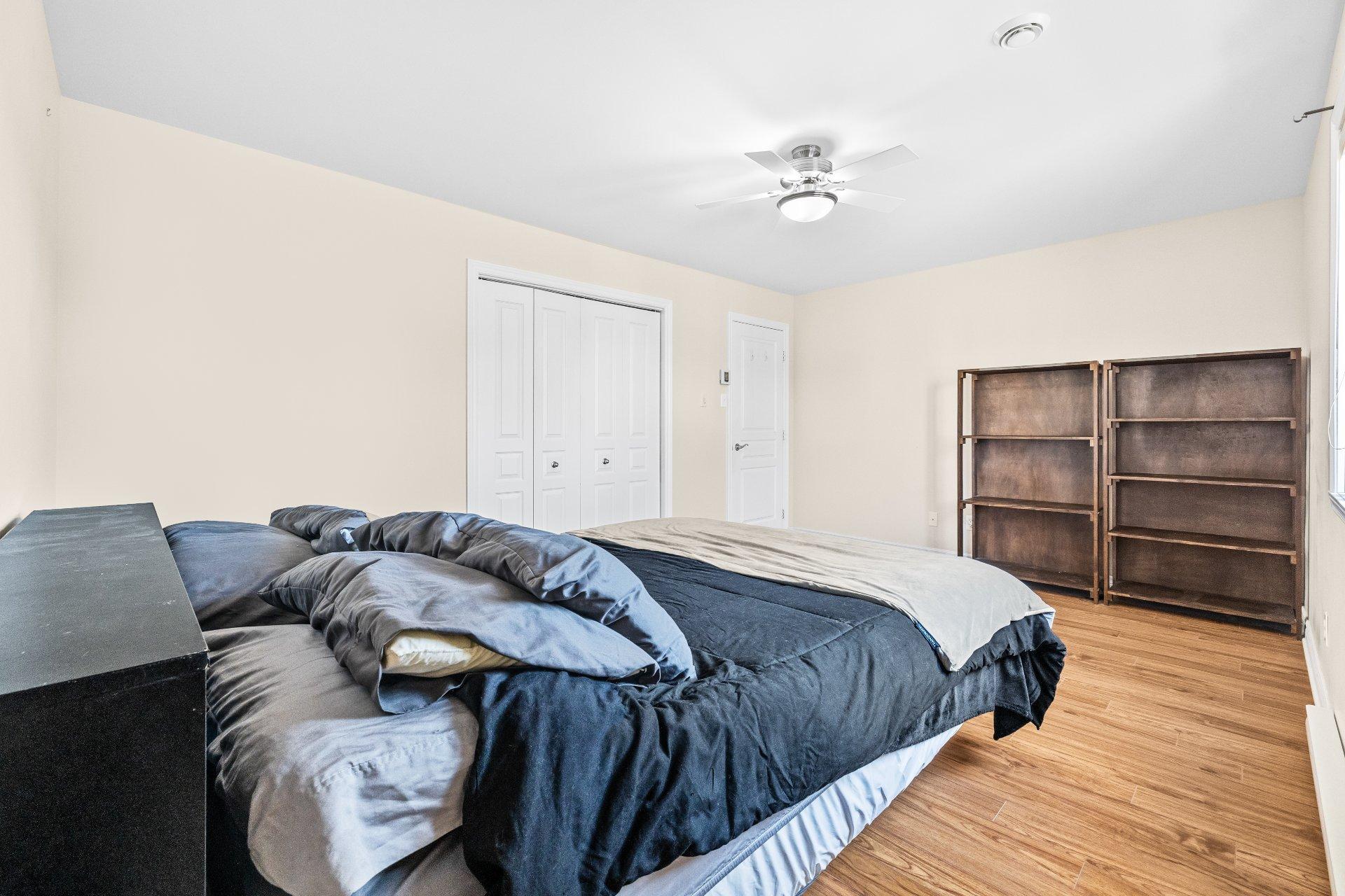 









1310


Ch. du Coteau-Rouge

, 3,
Longueuil (Le Vieux-Longueuil),




QC
J4K1X7

