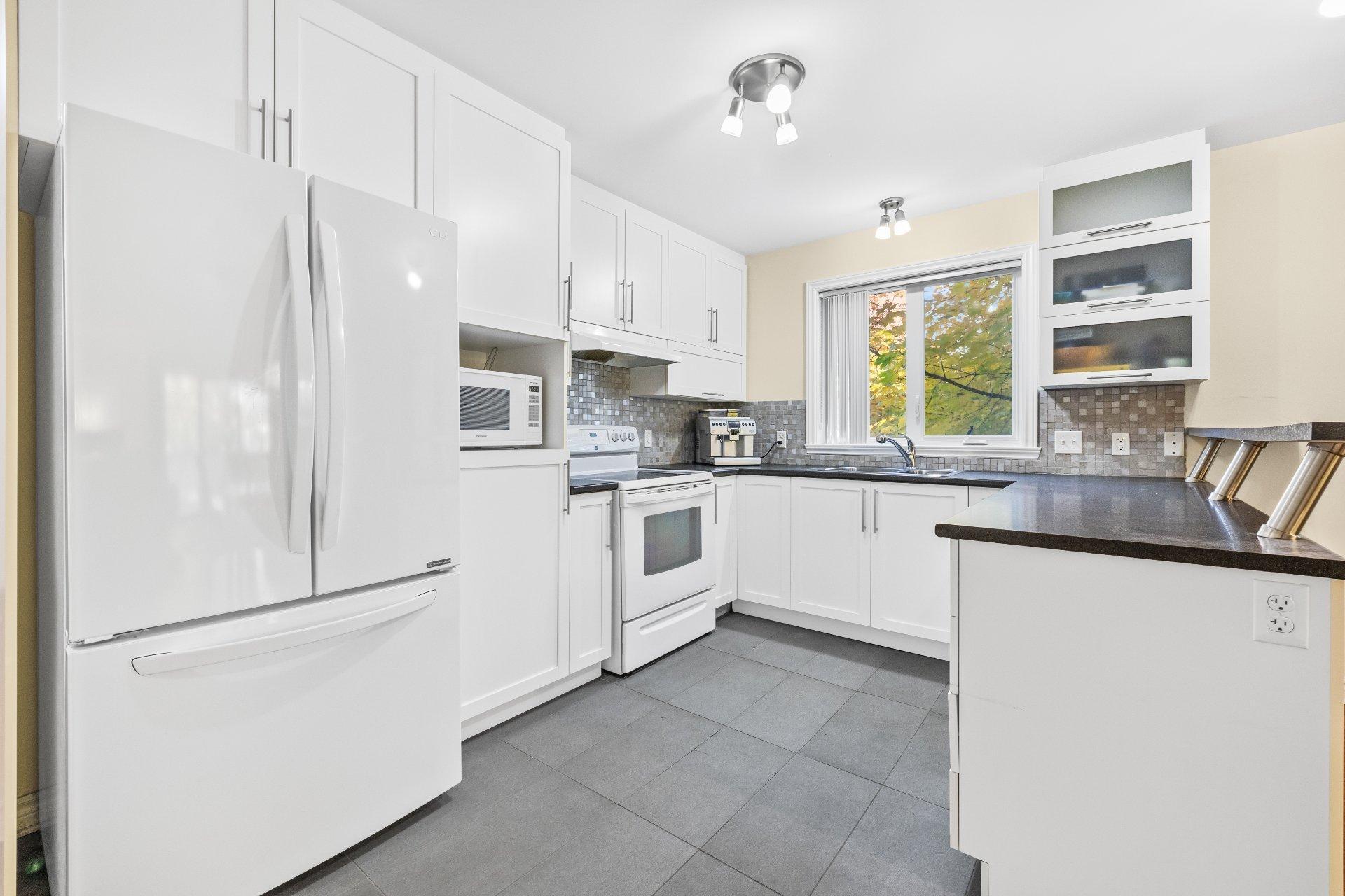 









1310


Ch. du Coteau-Rouge

, 3,
Longueuil (Le Vieux-Longueuil),




QC
J4K1X7

